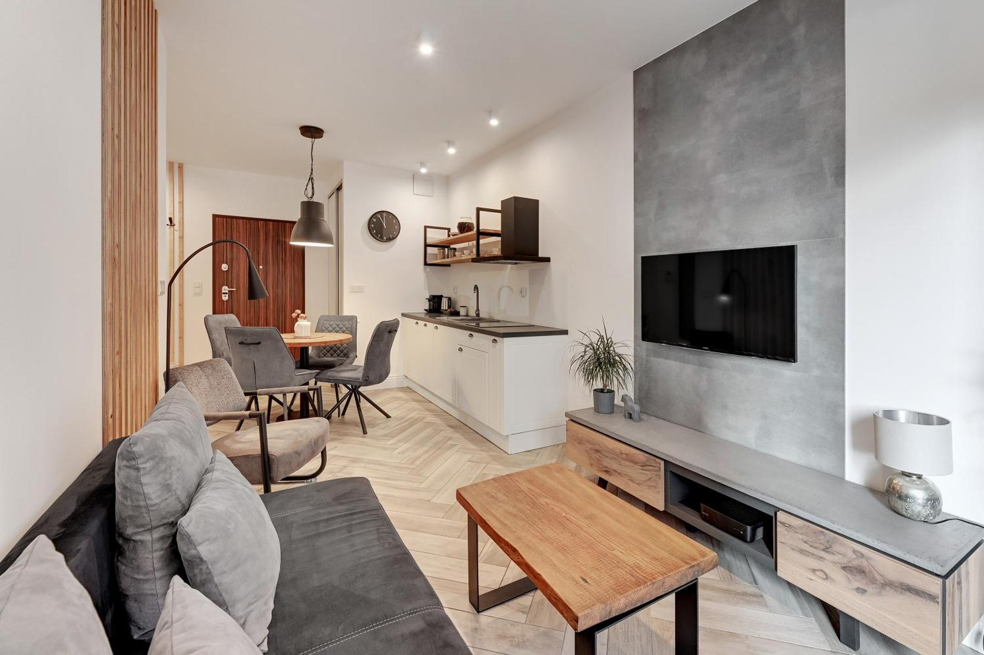 Aura Iii & Free Parking By Downtown Apartment
