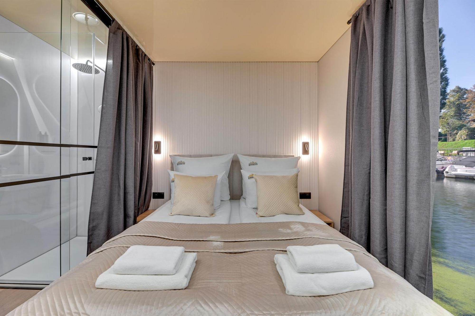 Na Wodzie - La Mare Motlava Houseboats With Sauna By Downtown