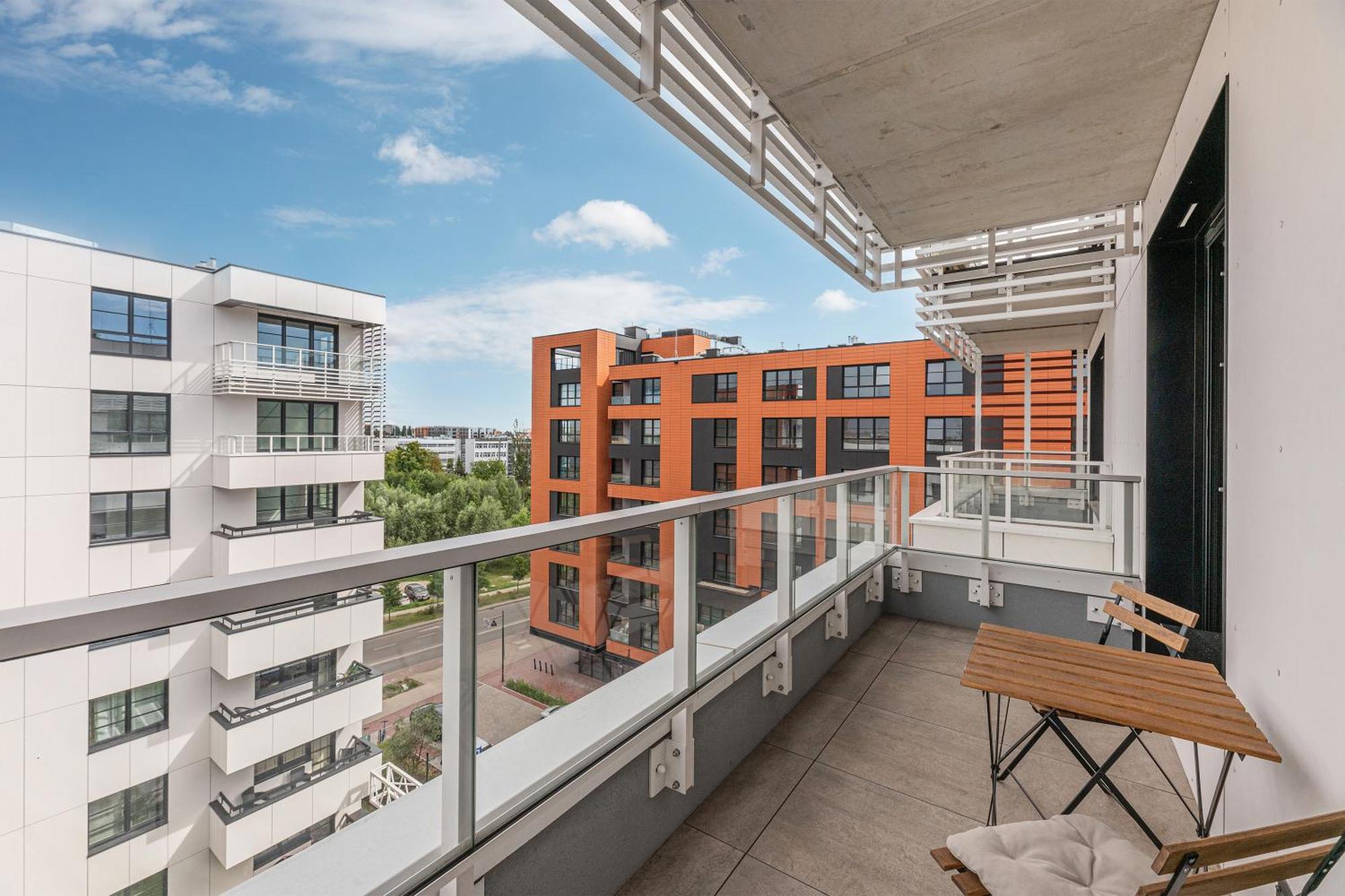 Doki Living - Foodhall & Parking By Downtown