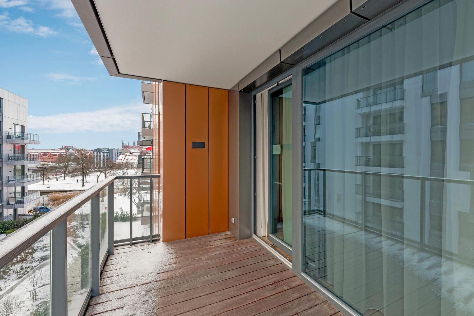 Blue Mandarin Riverside Premium Sauna & Gym Apartment