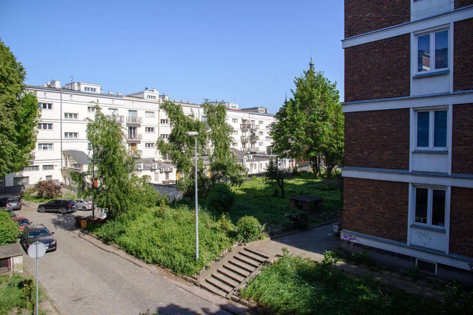 Maya's Flats & 47 - Heweliusza