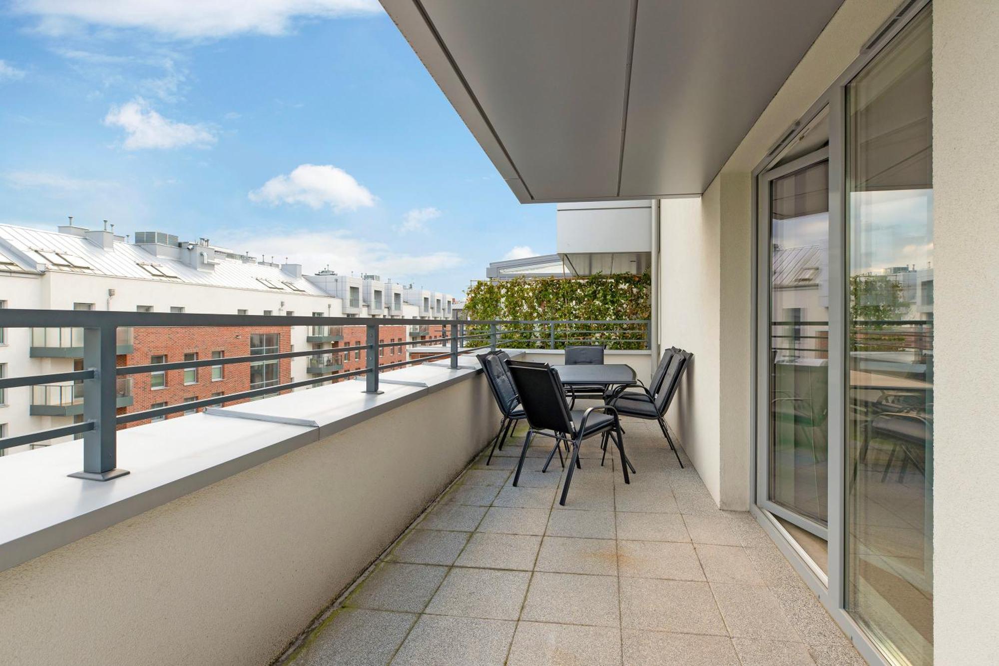 Blue Mandarin Marina Apartment