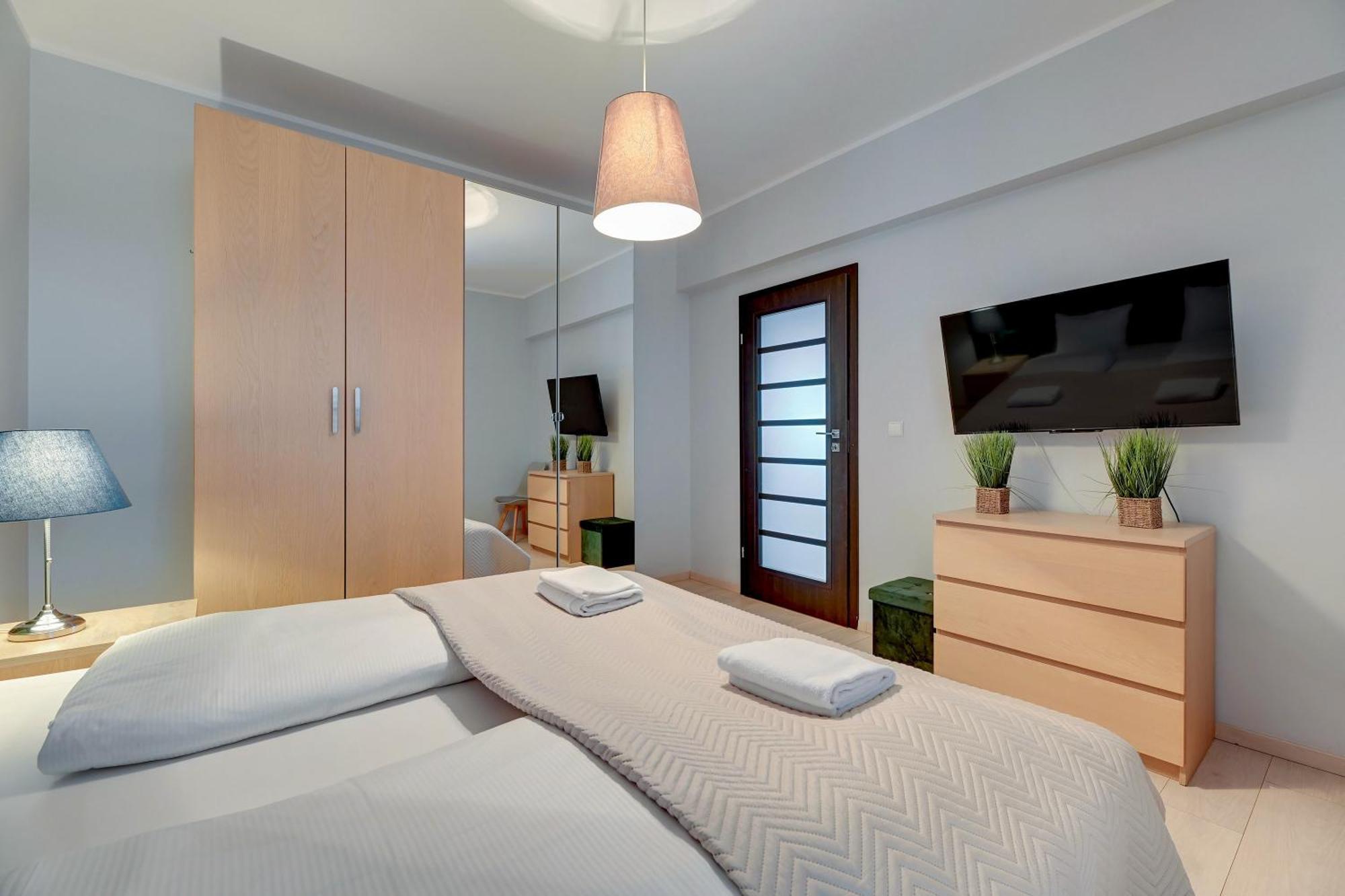 Blue Mandarin Marina Apartment