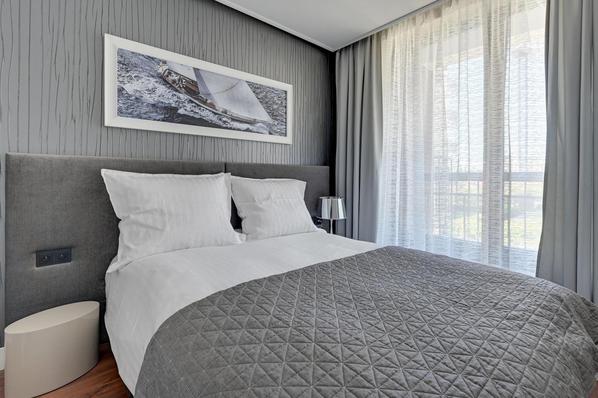 Blue Mandarin Marina Apartment