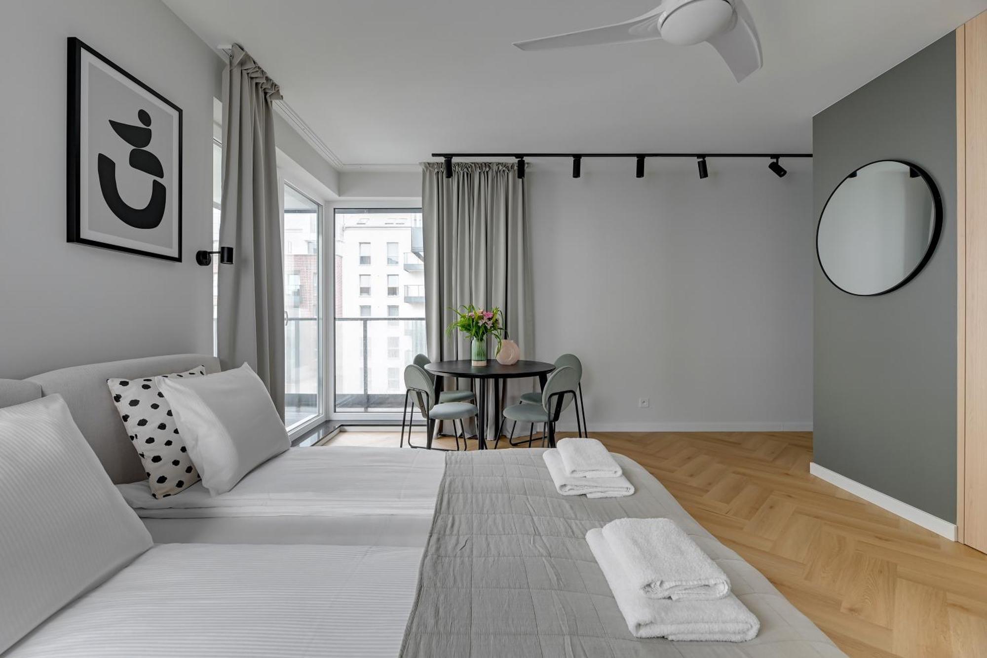 Blue Mandarin Marina Apartment