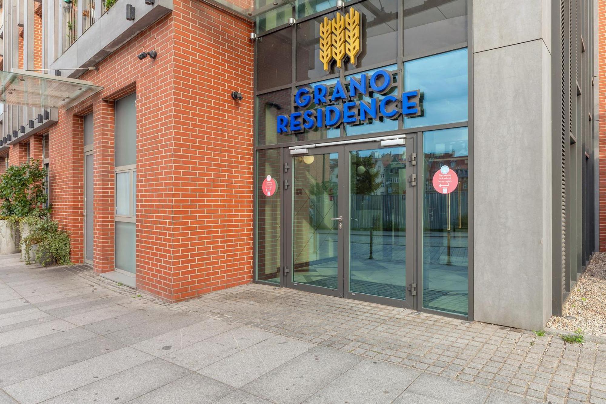 Jaglana With Parking & Apartamento