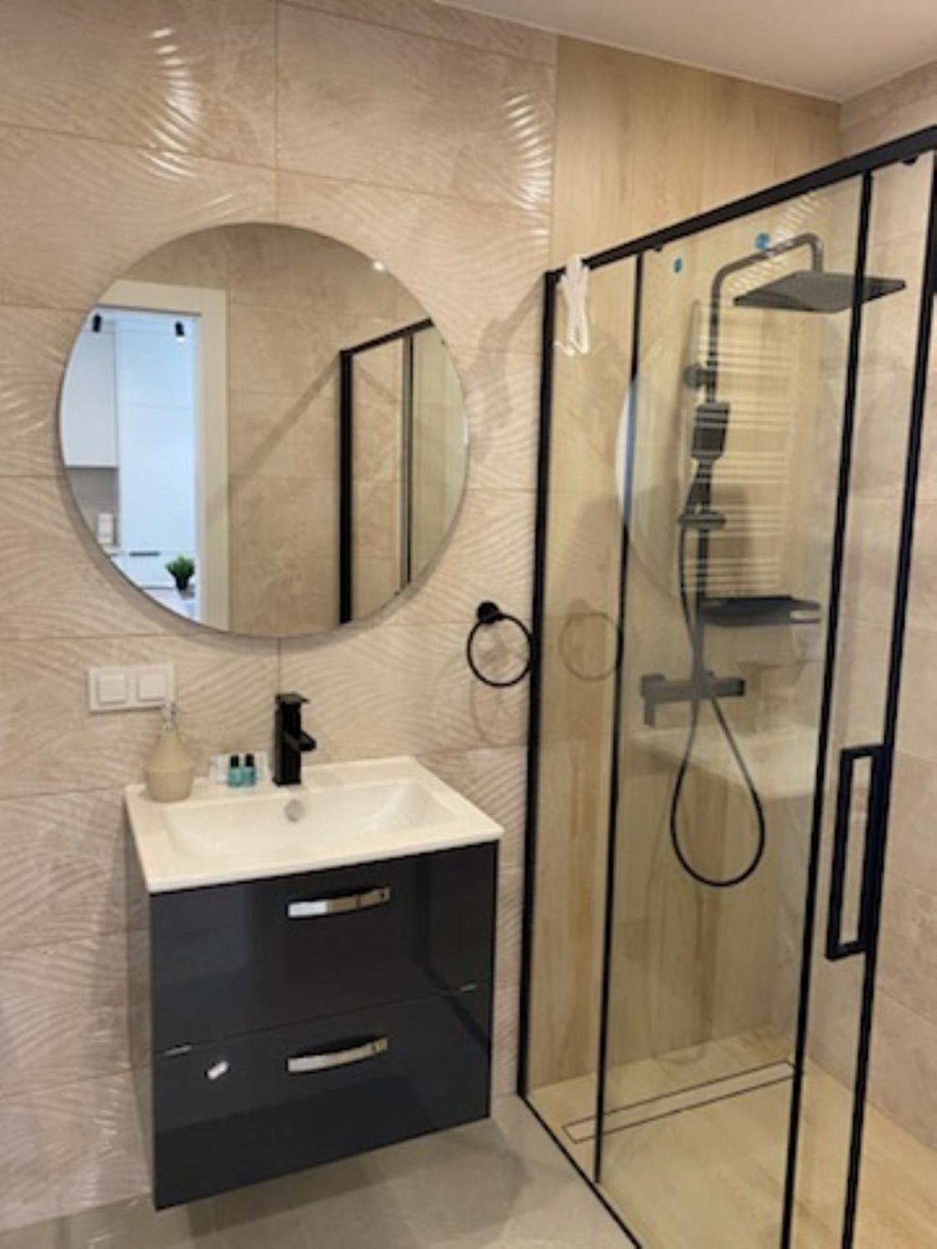 Apartment Przystan Letnica Klimatyzacja Garaz Plaza Brzezno 5min *