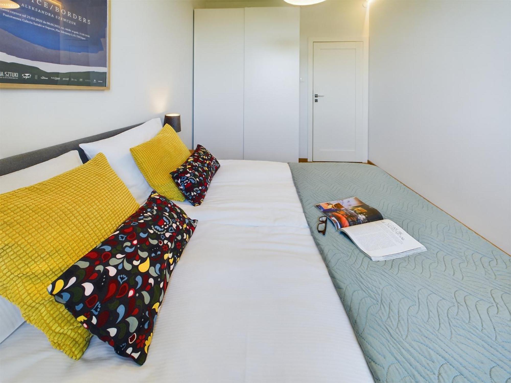 Sloneczny Apartament Czeslawa Milosza Z Parkingiem By Renters Apartment Gdansk