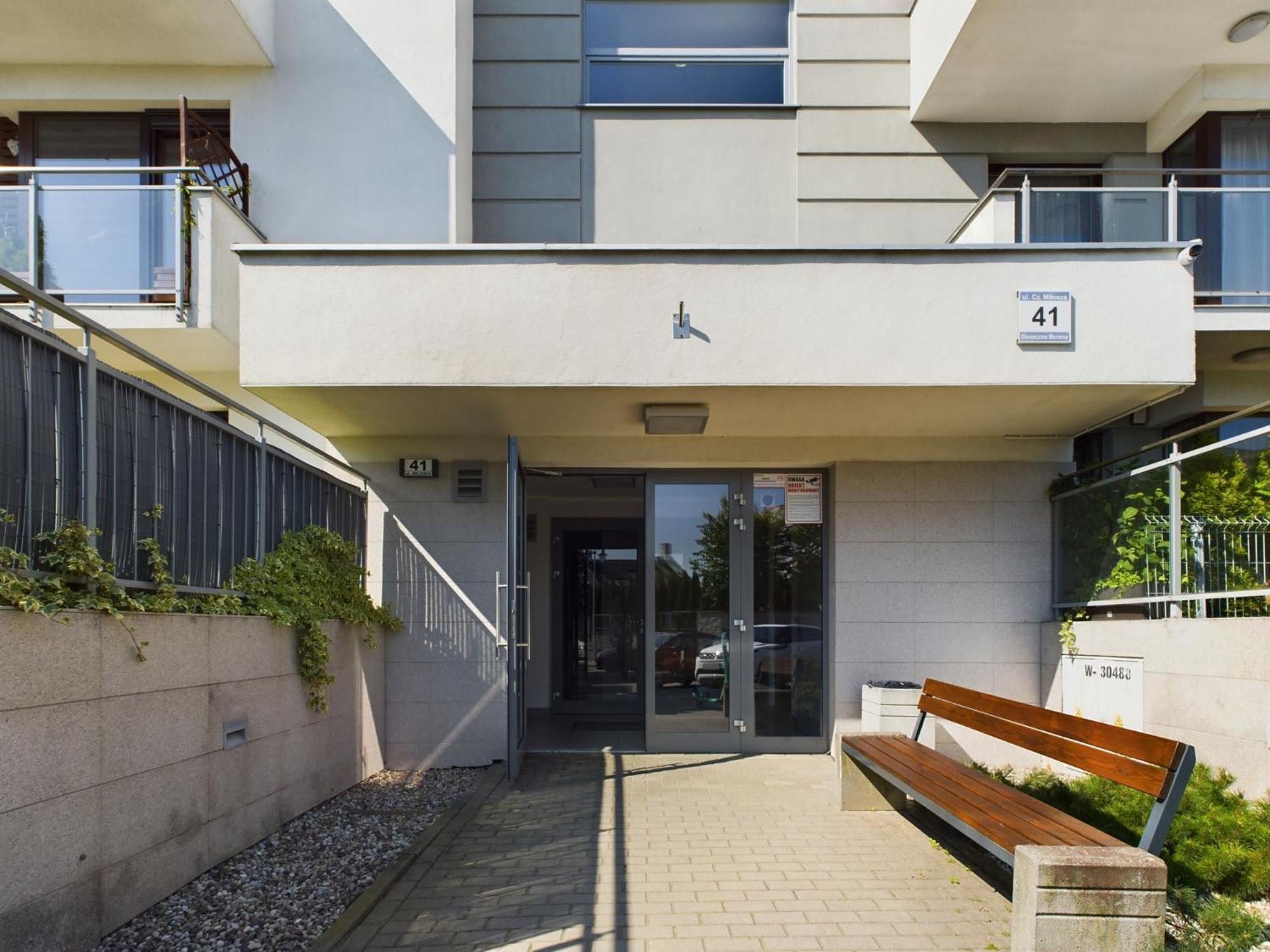 Sloneczny Apartament Czeslawa Milosza Z Parkingiem By Renters *