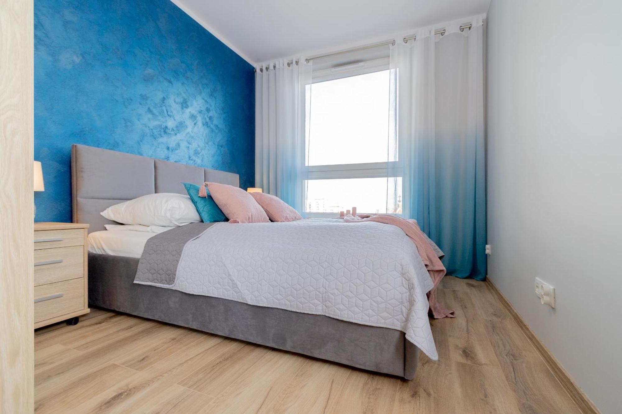 Glow Apartments, Zaspavita