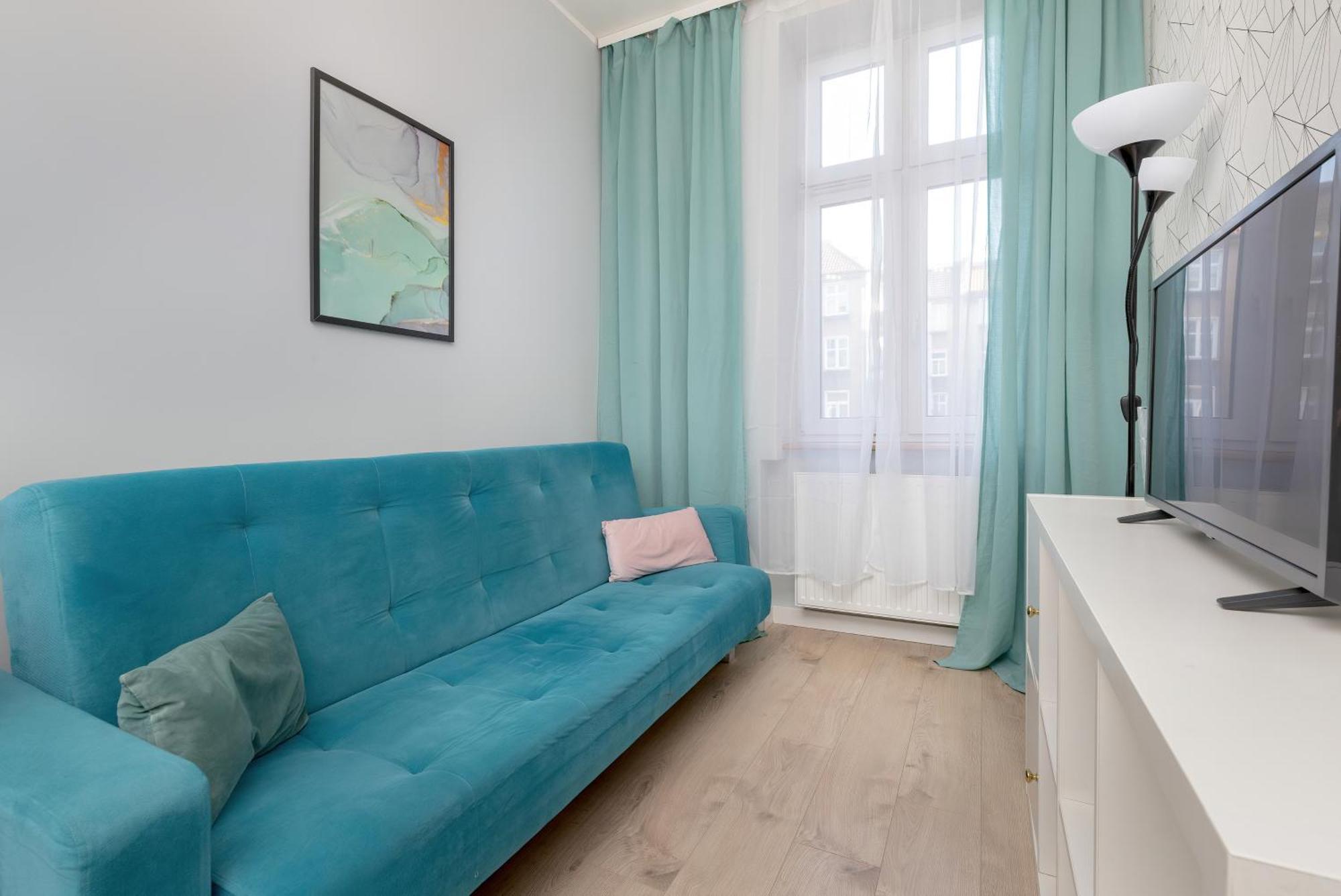 Cosy Near The Old Town By Renters Apartment