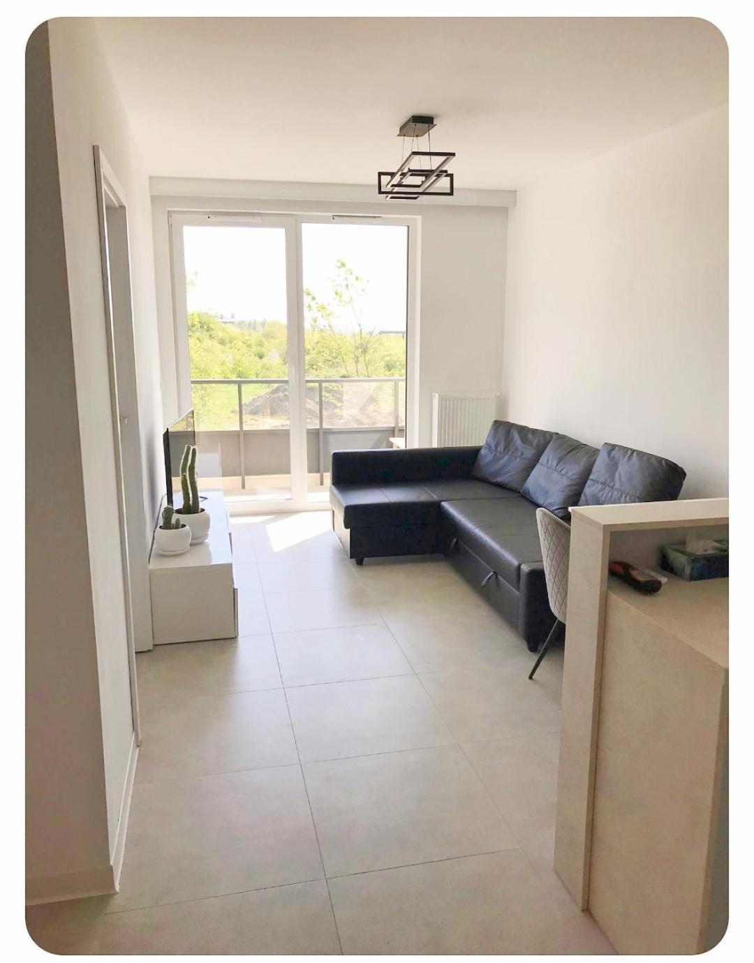 Apartment 17 *