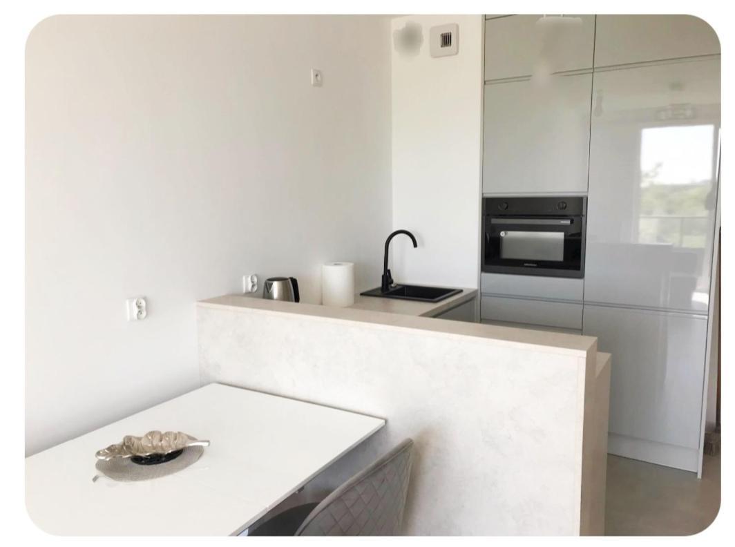 Apartment 17