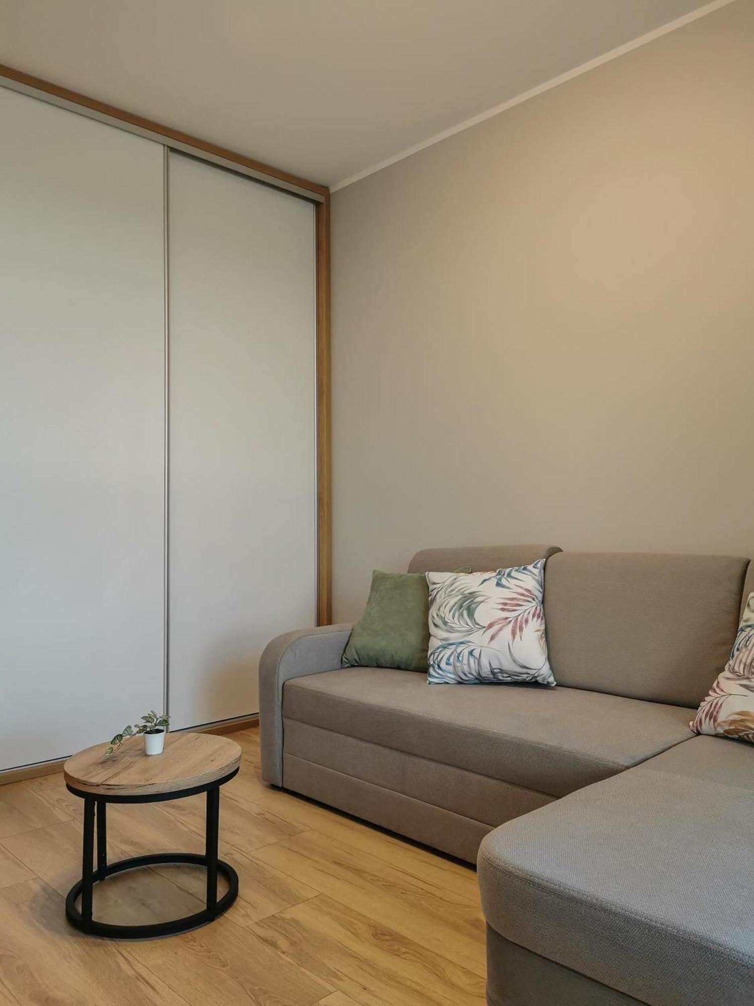 Golden Przy Plazy Apartment *