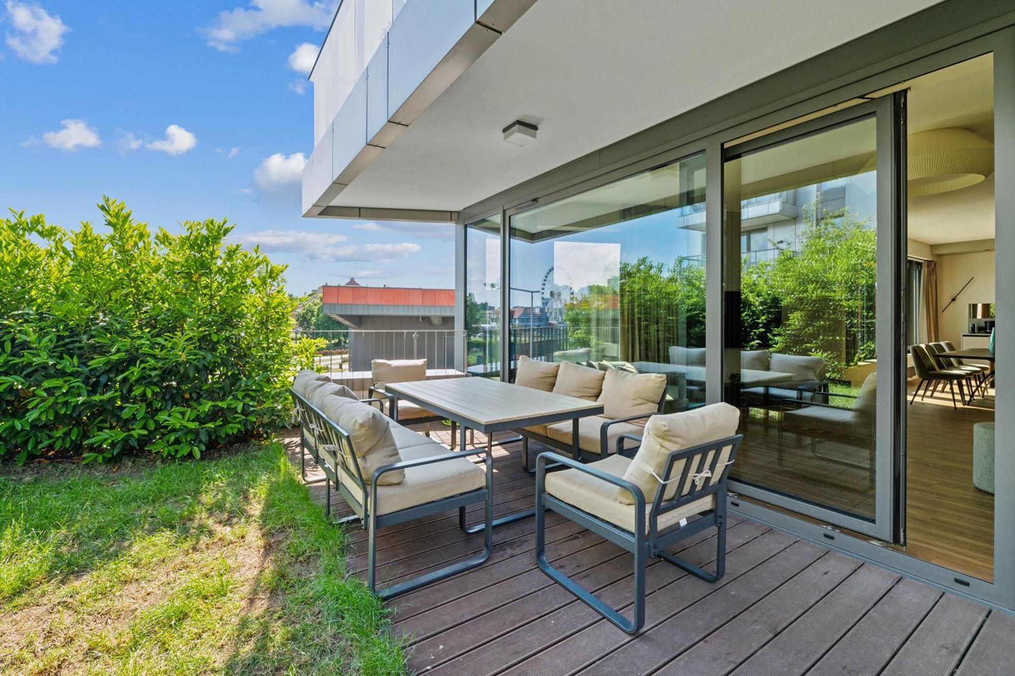 Blue Mandarin Riverside Premium Sauna & Gym Apartment
