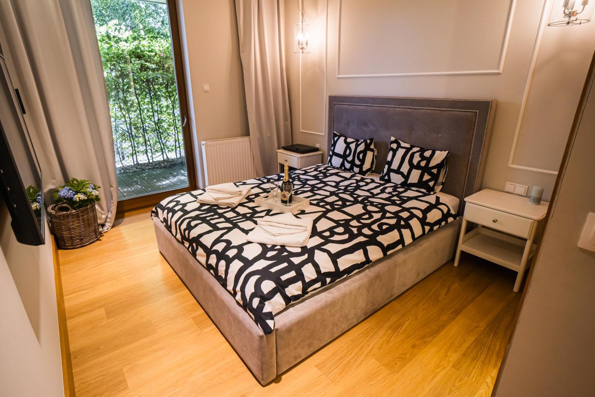 Apartment White *