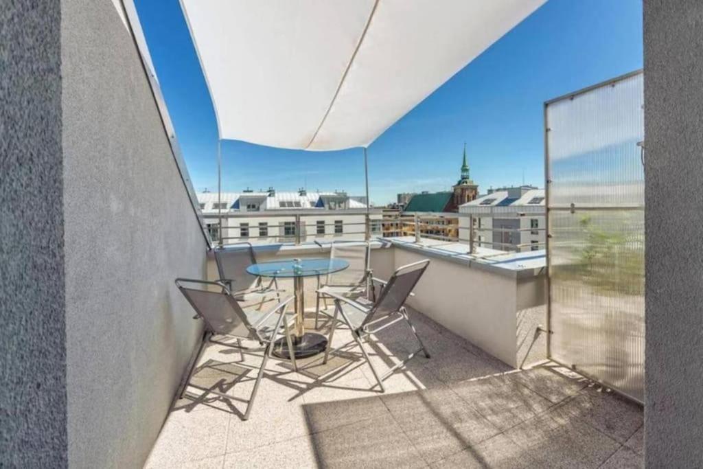 Close-golden - Cozy And Bright - Great Location &swietej Barbary Apartment *