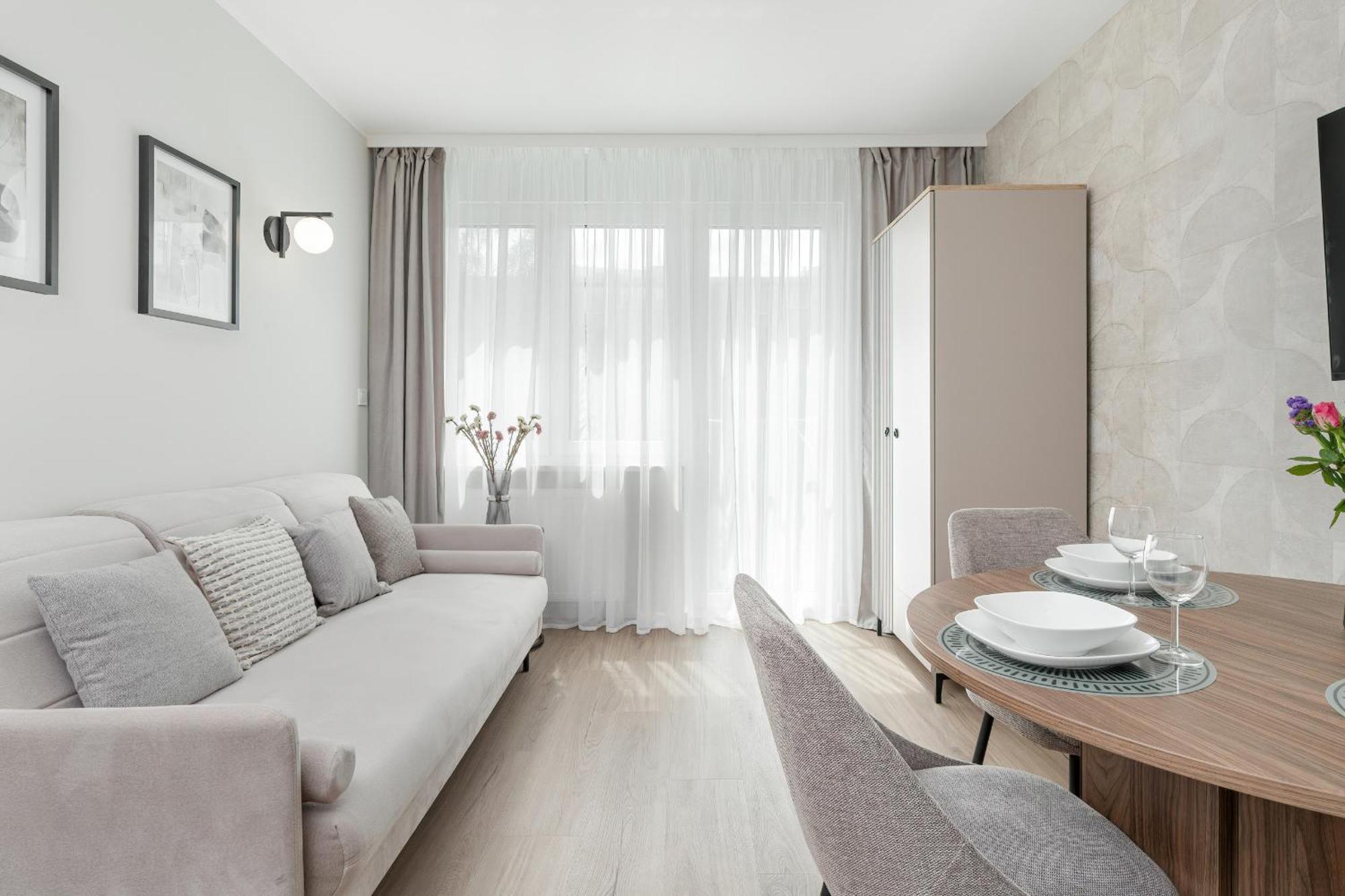 Kaszmirowy Z 2 Sypialniami Blisko Plazy W Gdansku By Renters Gdańsk