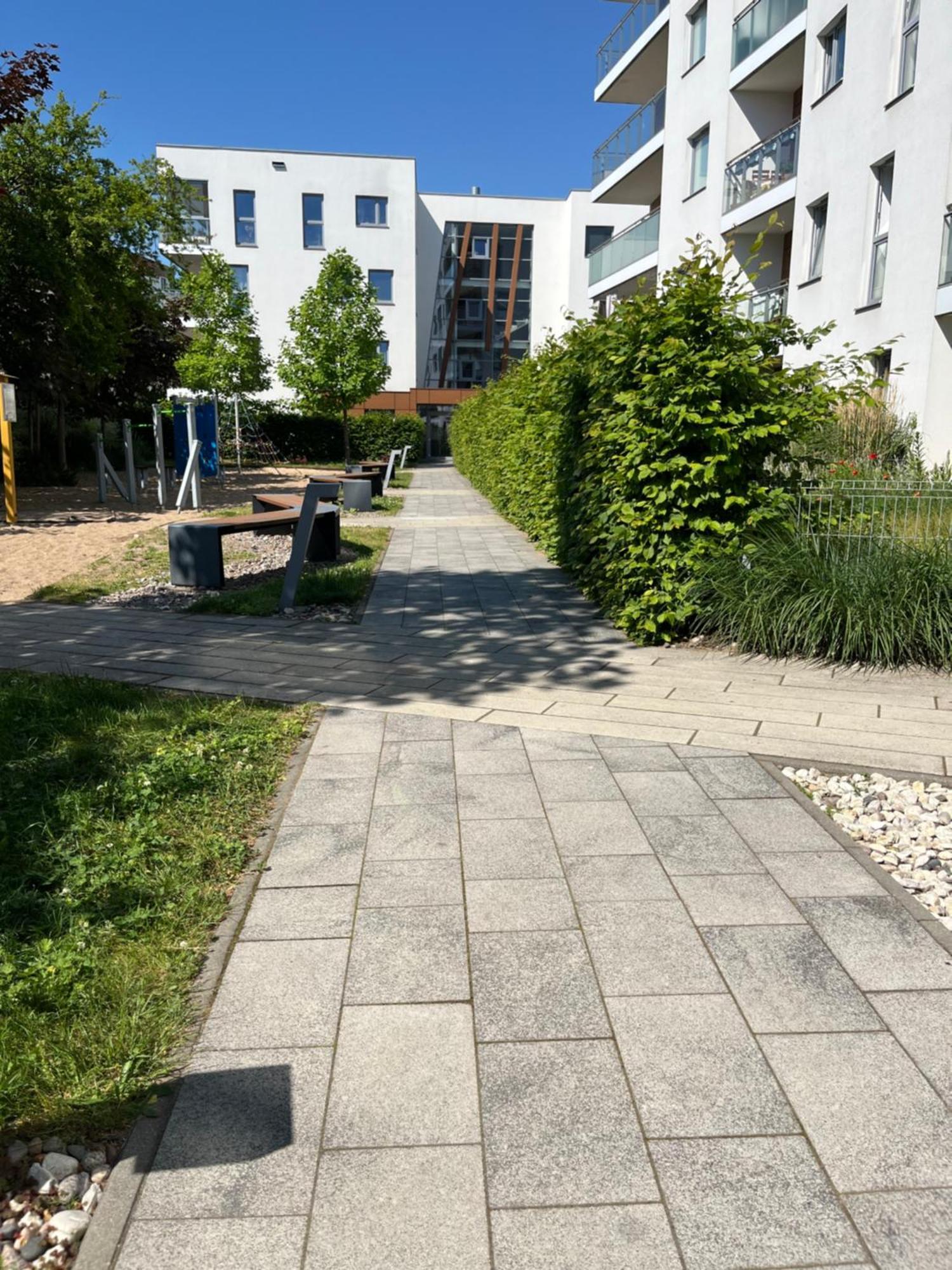 Apartament Futura Z Ogrodkiem - Parking - Niania Apartment