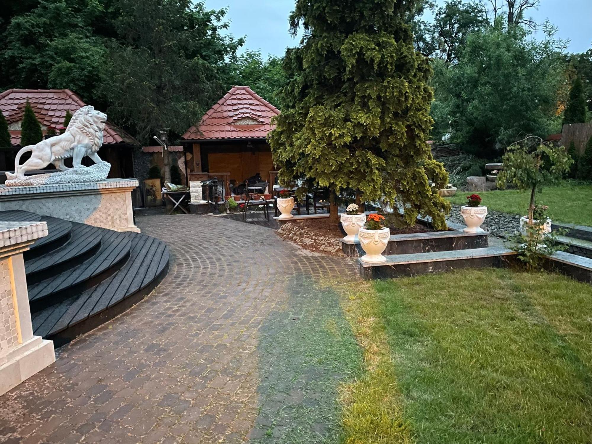 Dworek Oliwski Bed & Breakfast 3*