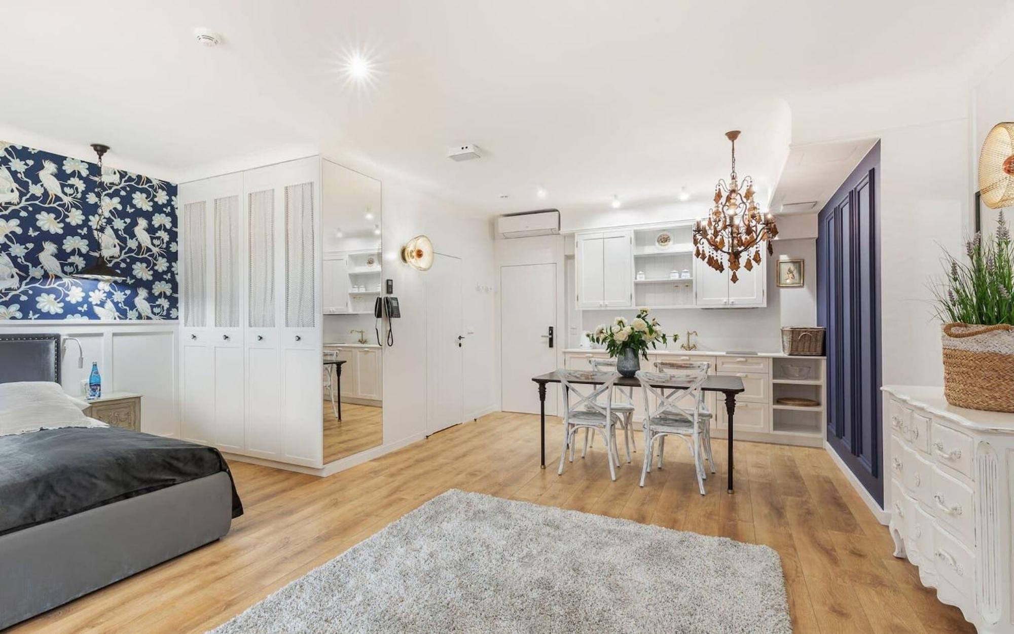 Rent Like X Deo Plaza - Old Town Apartment *