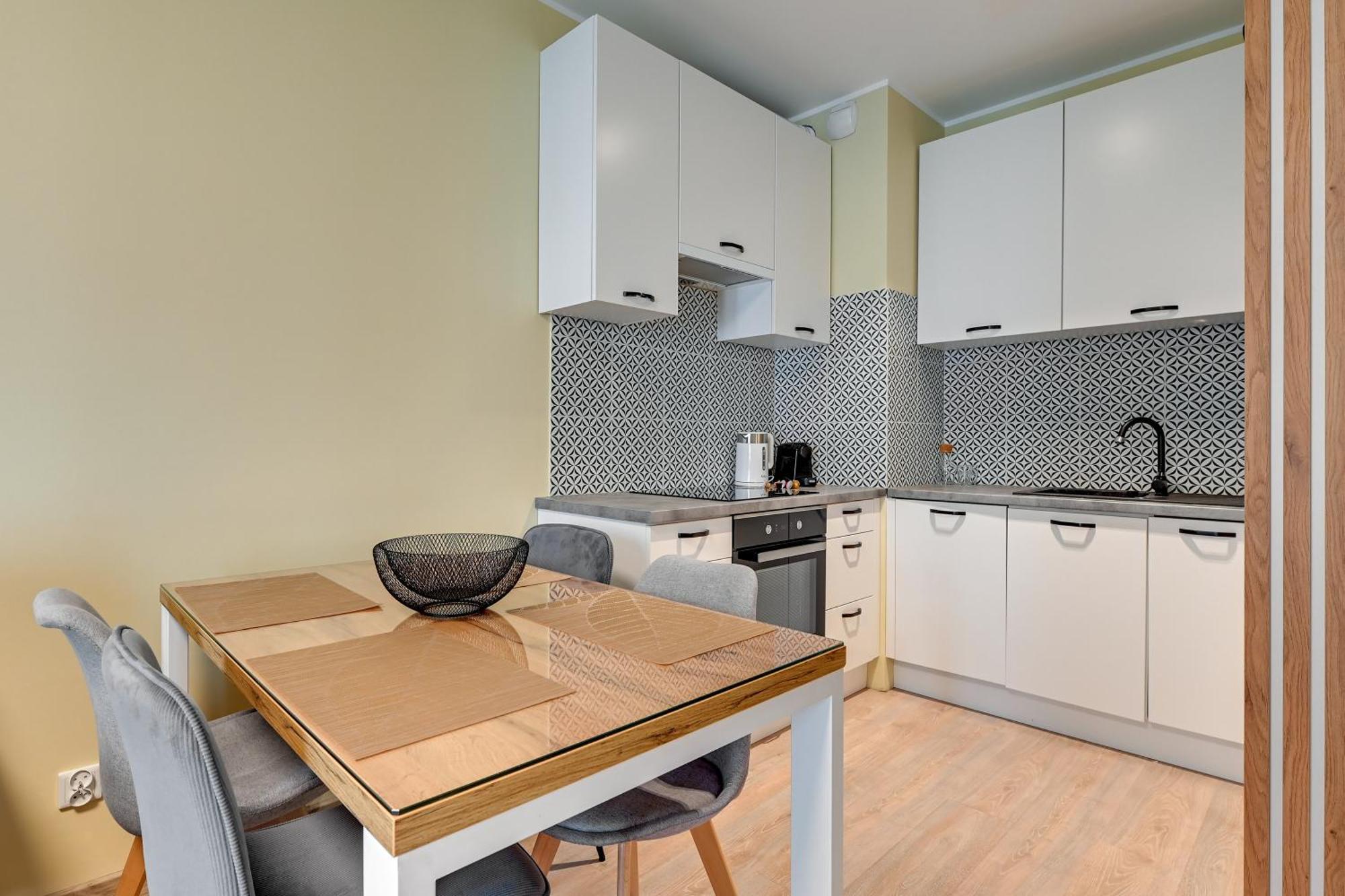 Apartment Zajezdnia Wrzeszcz Seaside & Parking By Downtown *