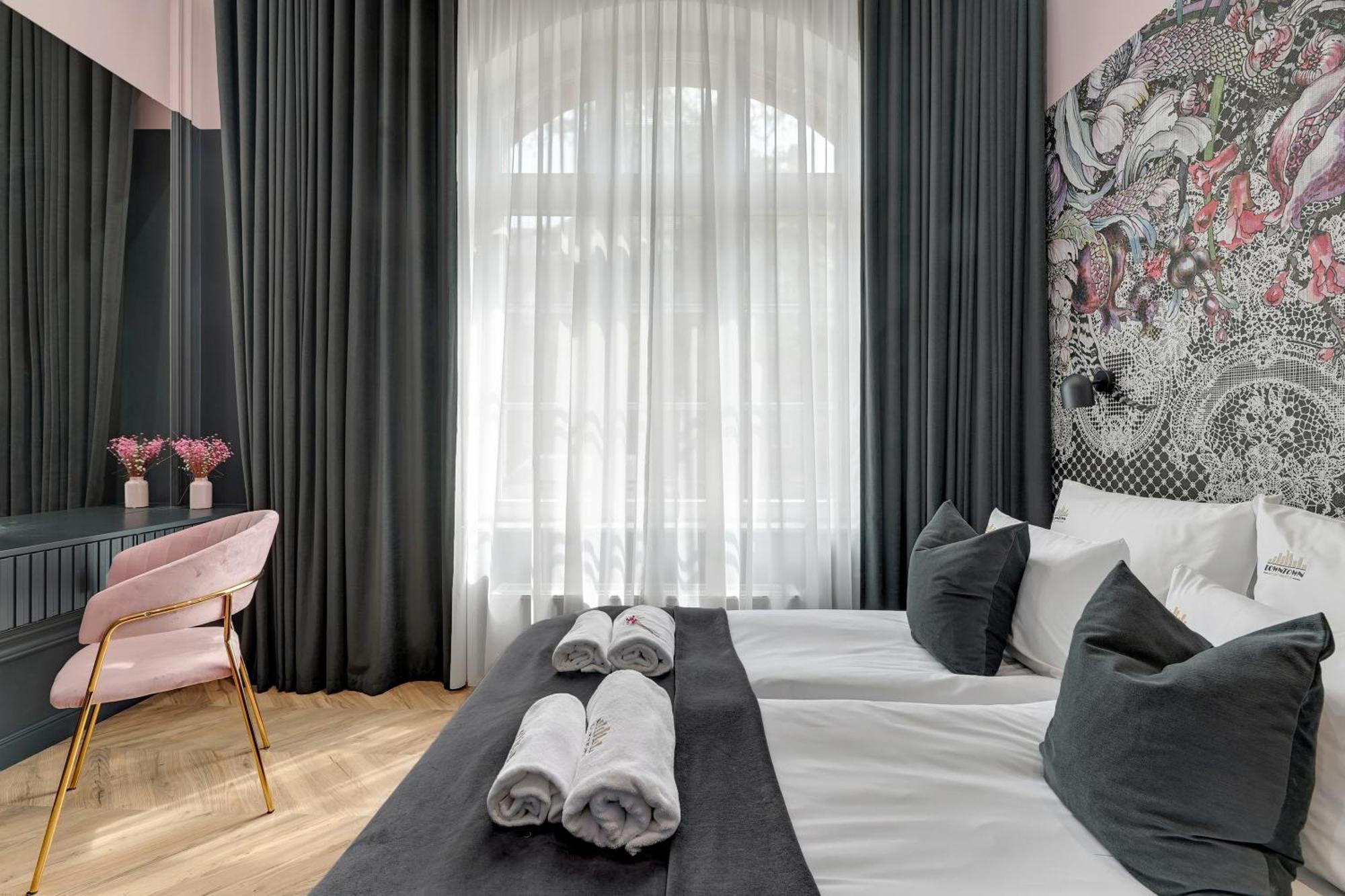 Huoneisto Black Star Loft By Downtown *