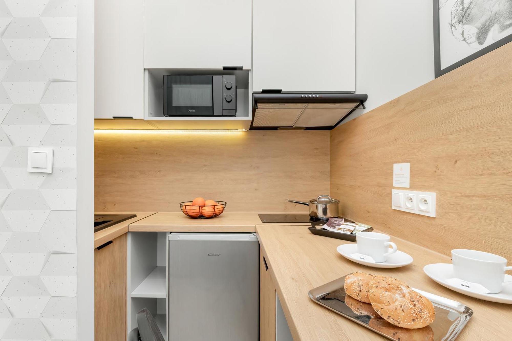 Cosy Near The Old Town By Renters Apartment *
