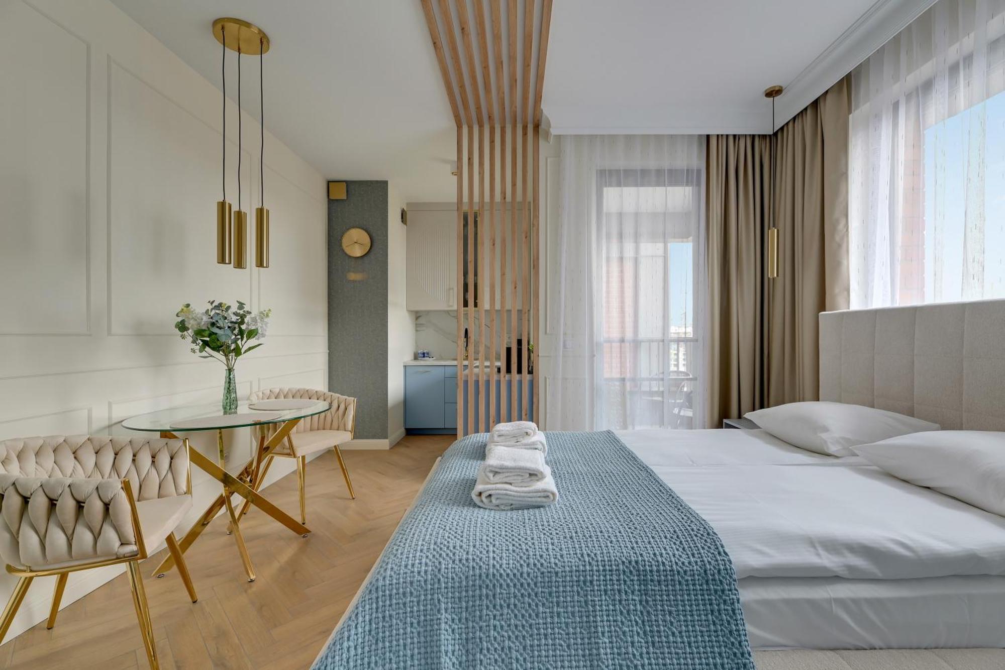 Doki Living By Blue Mandarin Parking & Foodhall Gdansk