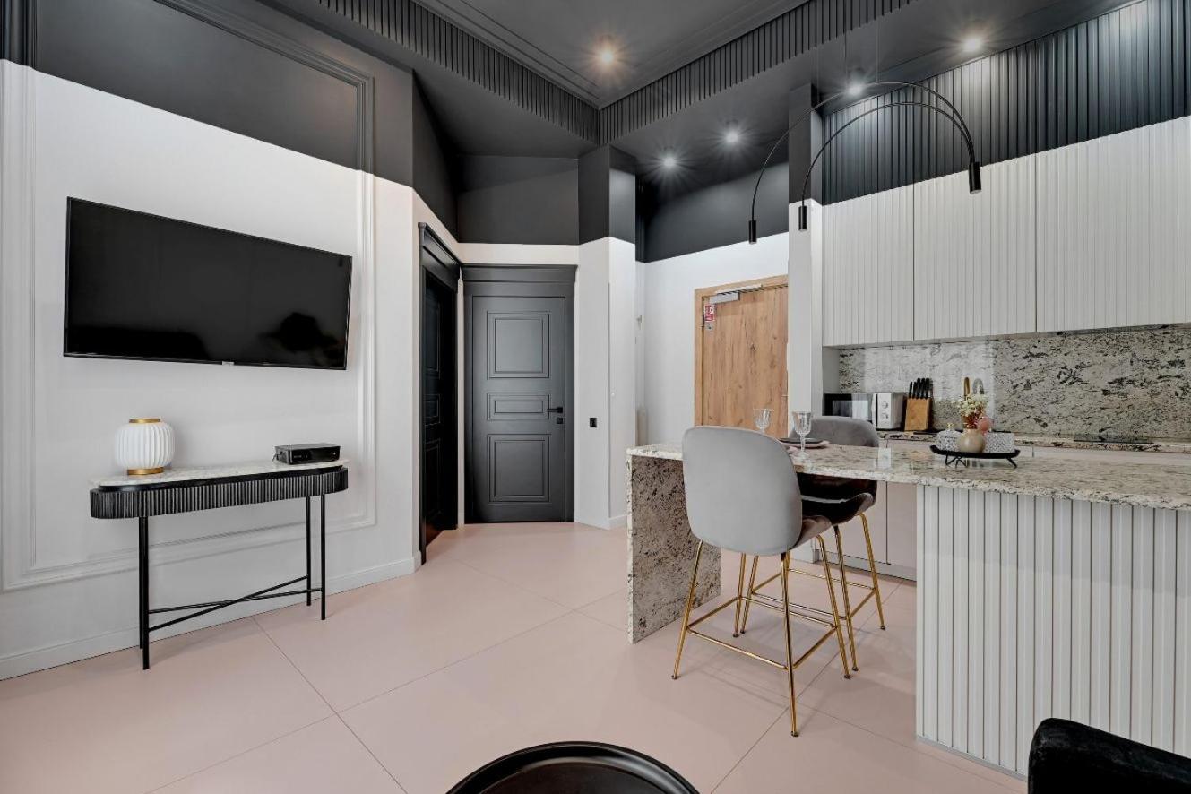 Black Star Loft By Downtown Huoneisto