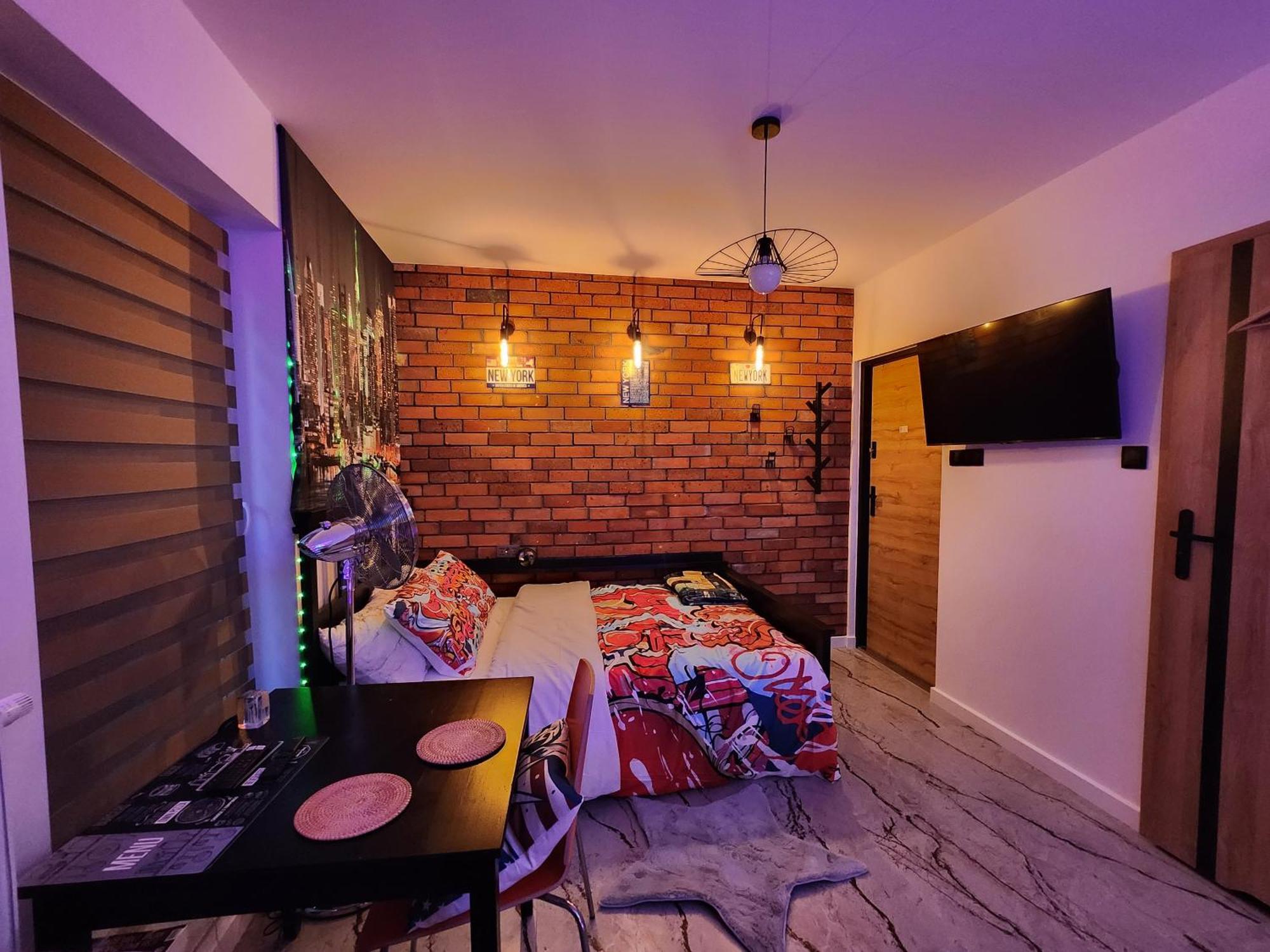 Apartment Chmielna Prestige With Luxury Jacuzzi And Sauna! Selected Also Feature A Massage Chair And Himalayan Salt With Color Therapy Salt Forest *