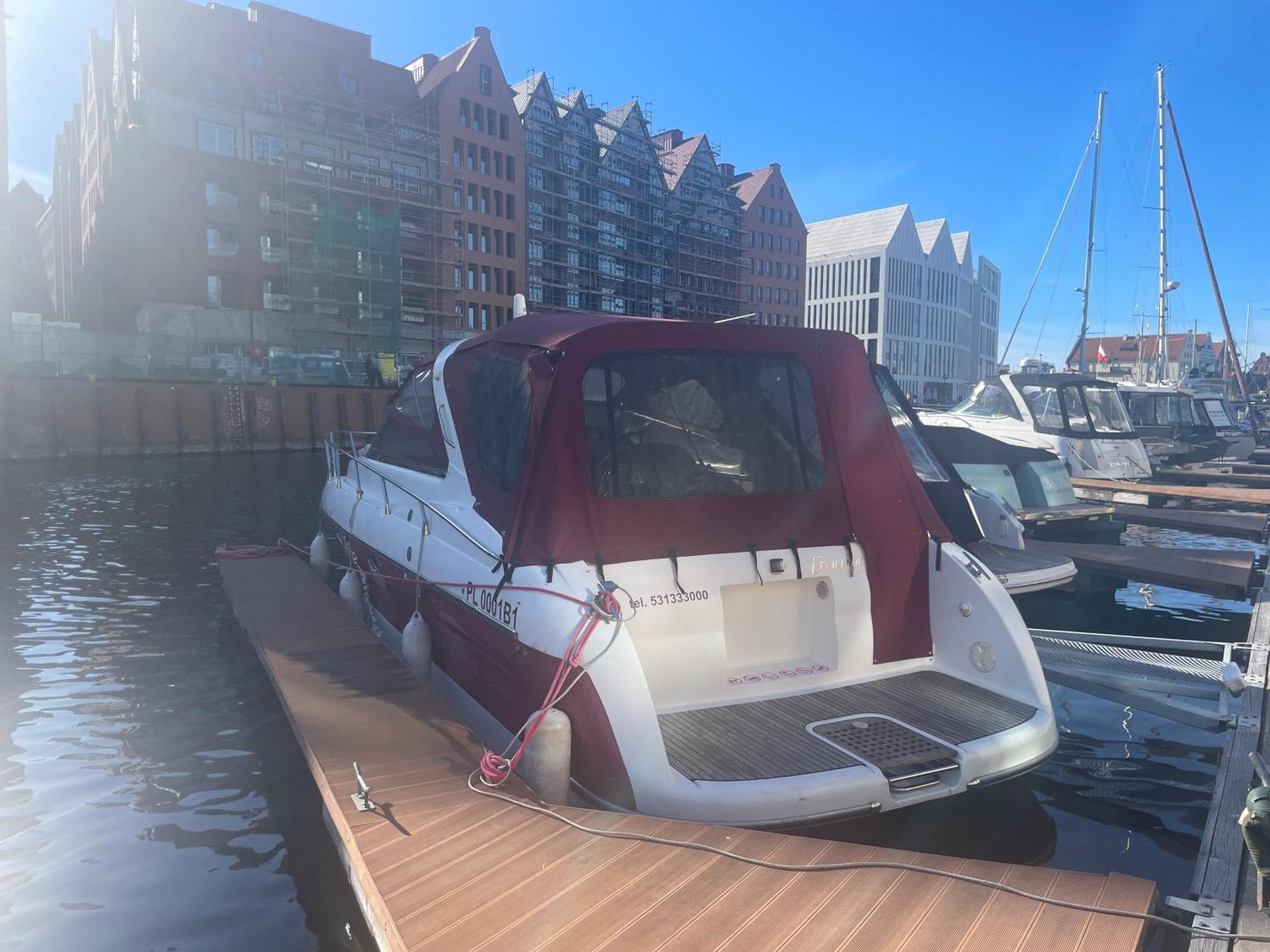 Jacht Centrum, 2 Double Beds And 1 Double Bed On Board, 4-6 Persons Båter Gdańsk