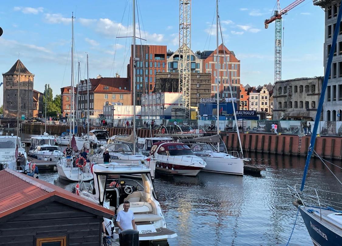 Båter Jacht Centrum, 2 Double Beds And 1 Double Bed On Board, 4-6 Persons *