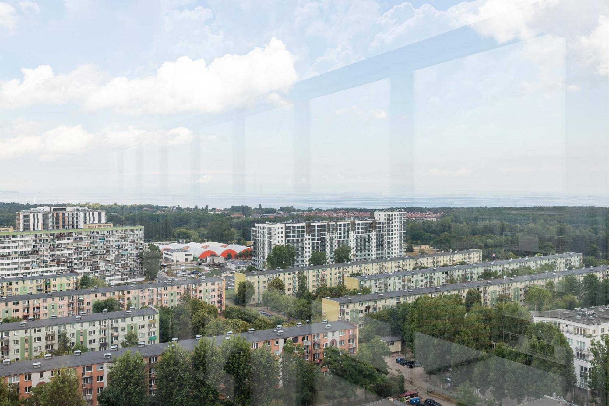 Apartment Cztery Oceany For 4 Guests With Balcony & Parking By Renters Gdansk