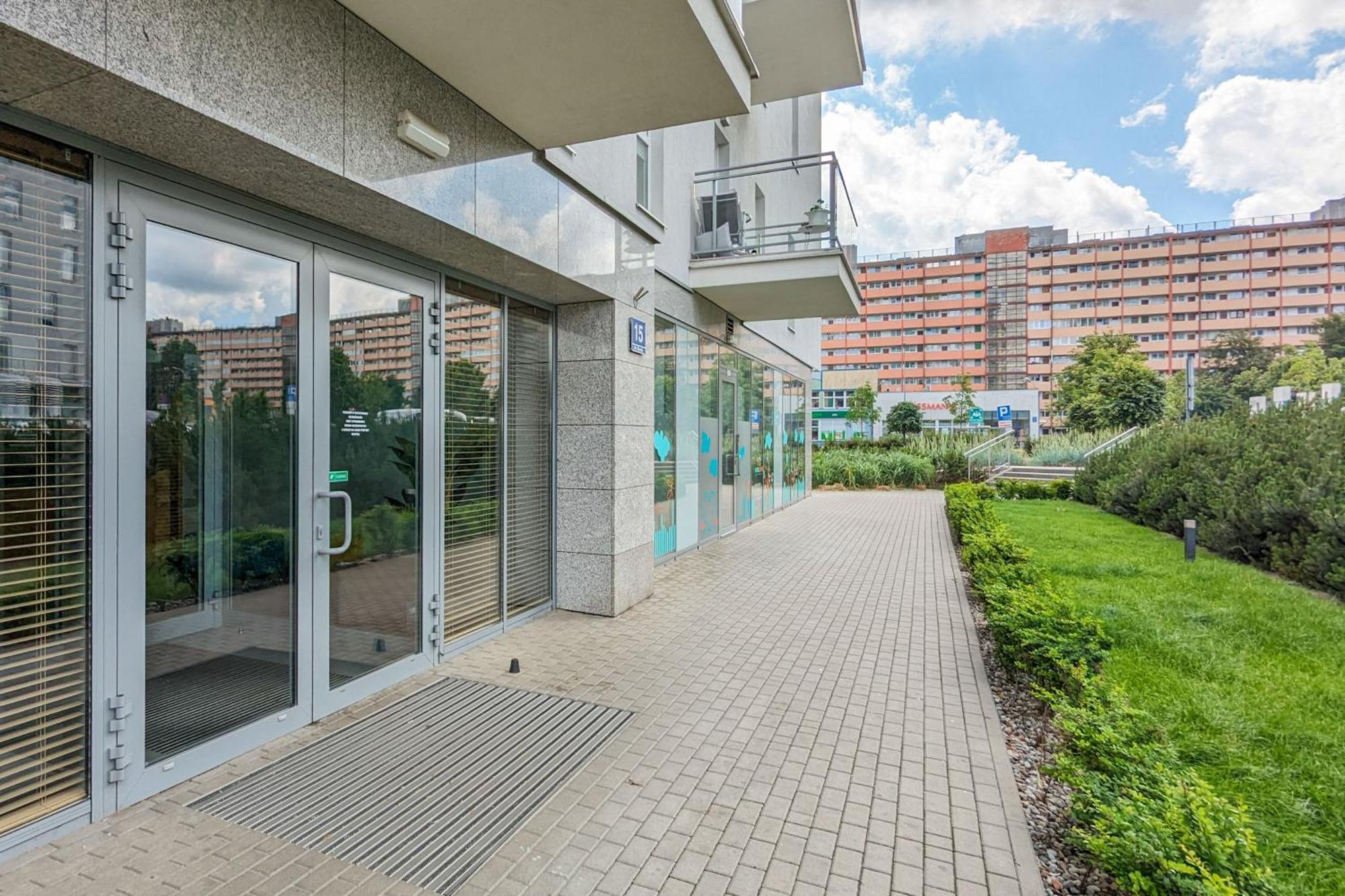 Cztery Oceany For 4 Guests With Balcony & Parking By Renters Apartment *