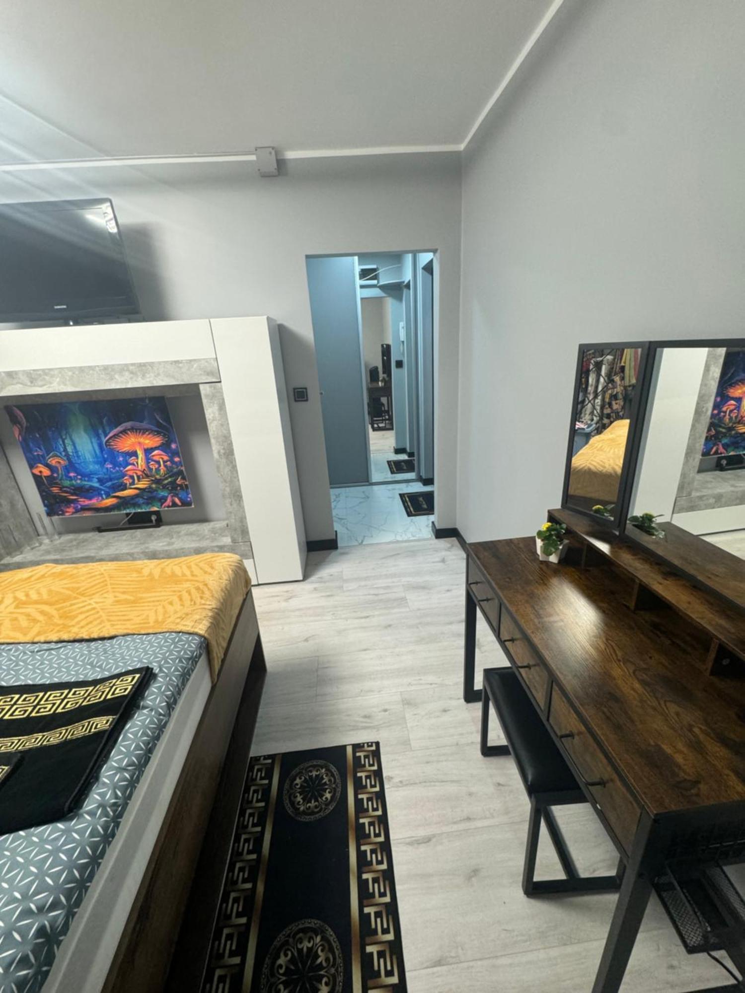 Orla Plaza Apartament *