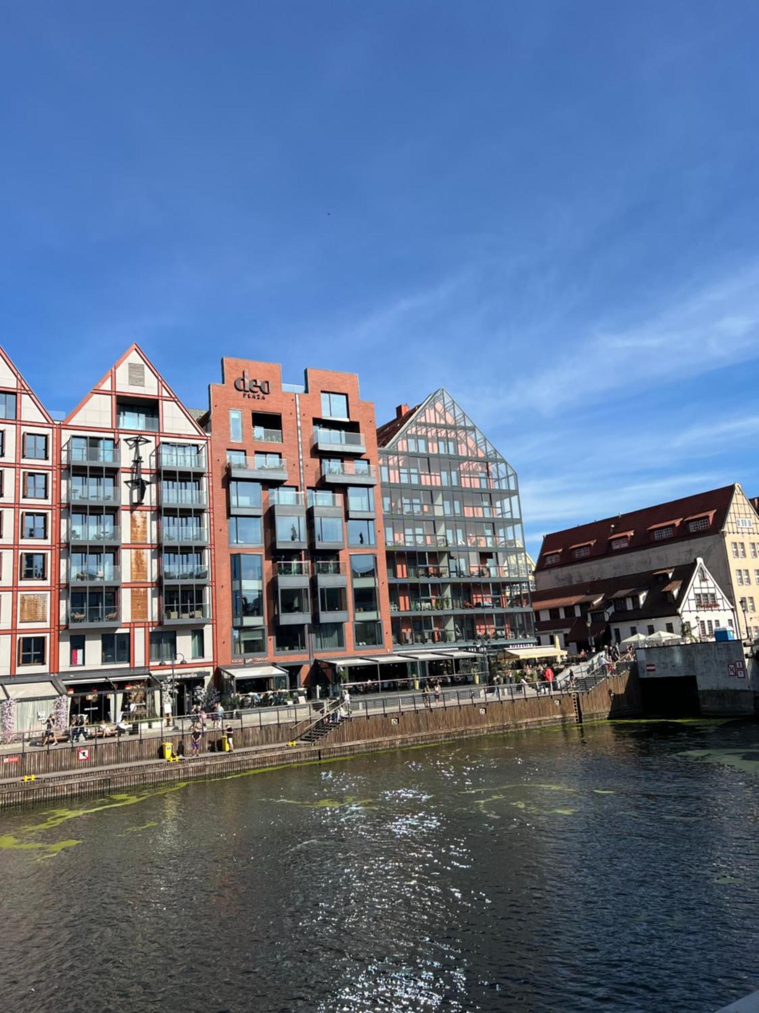 Chmielna Z Widokiem Na Rzeke Gdansk