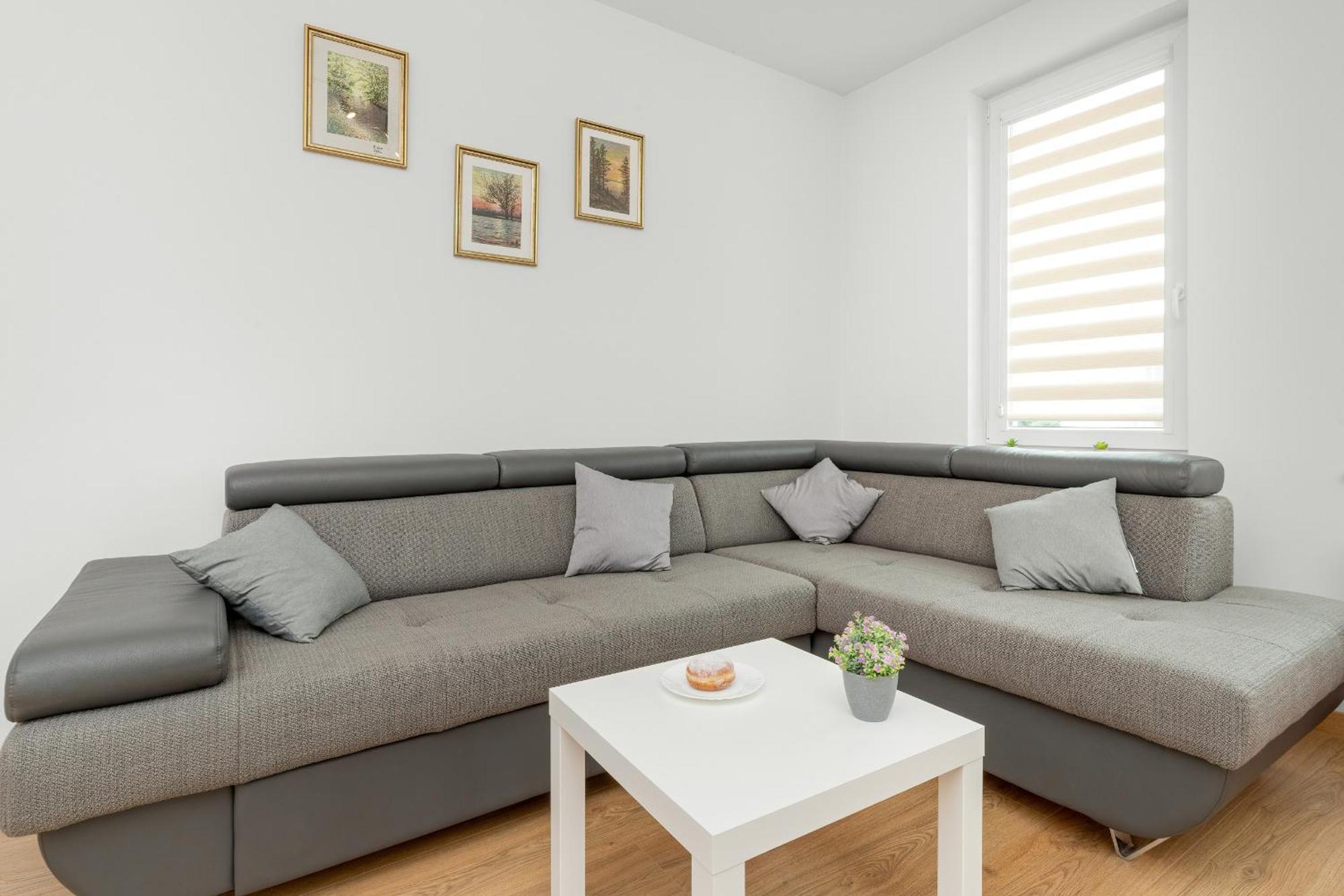 Sloneczny Balkon Z Parkingiem By Renters Apartament *
