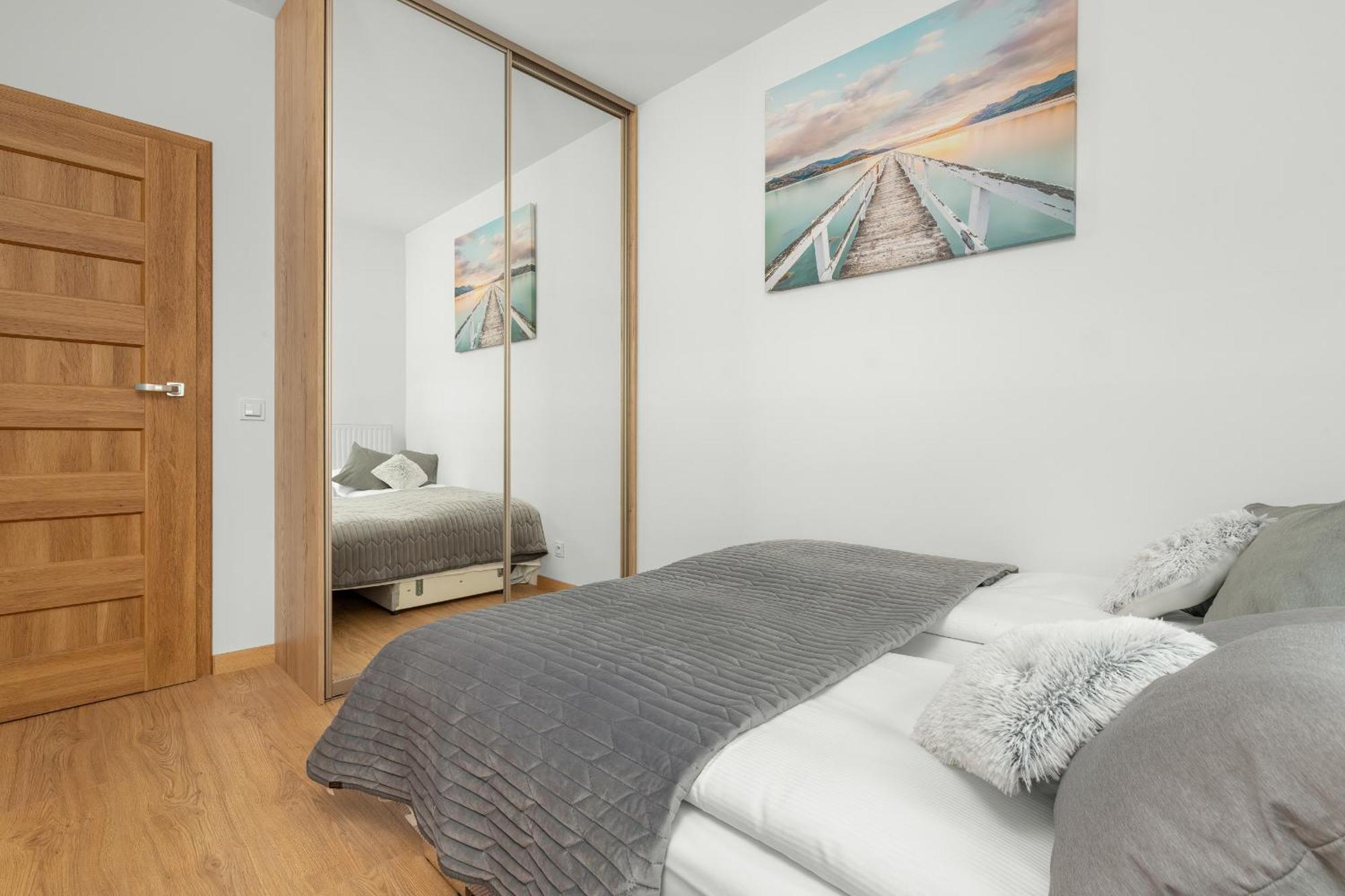 Apartament Sloneczny Balkon Z Parkingiem By Renters
