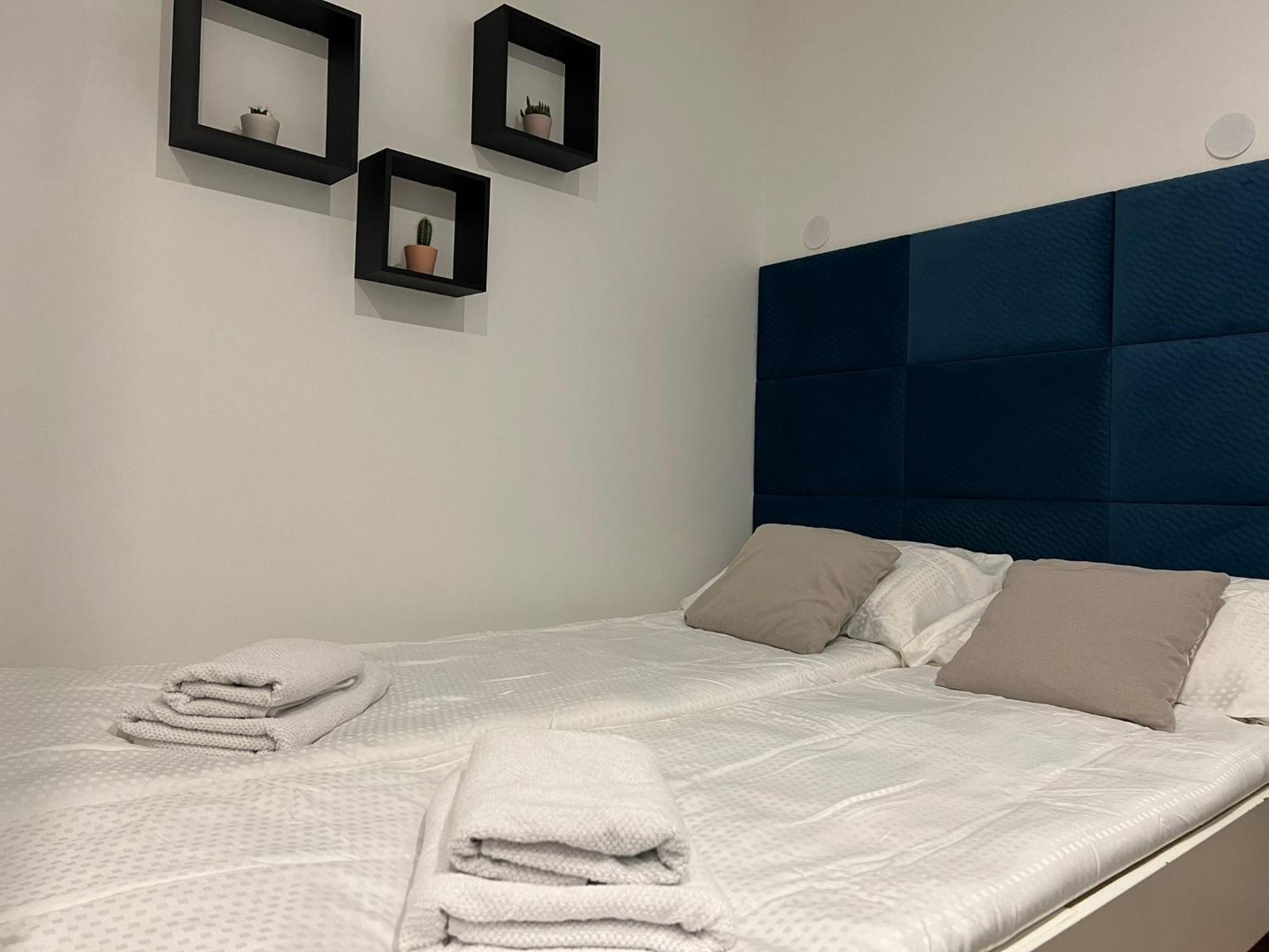 Lesner Apartament Stare Miasto Apartment