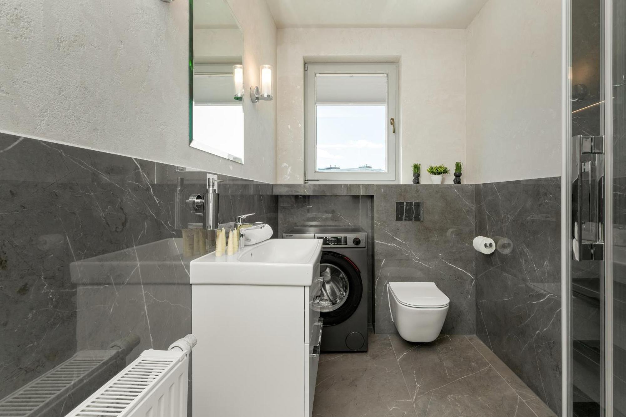 Apartment Luksusowy Z 4 Sypialniami, Klimatyzacja I Biurkiem W Gdansku By Renters