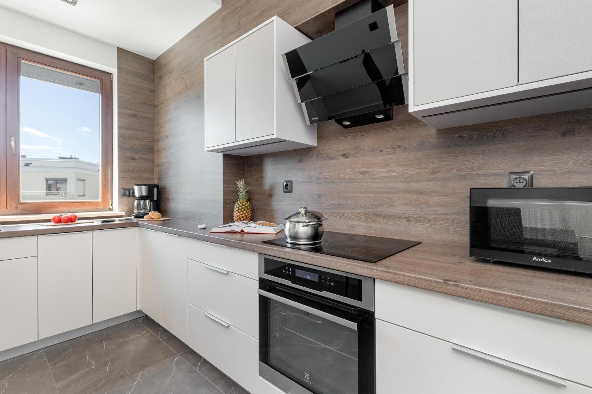 Luksusowy Z 4 Sypialniami, Klimatyzacja I Biurkiem W Gdansku By Renters * Gdańsk