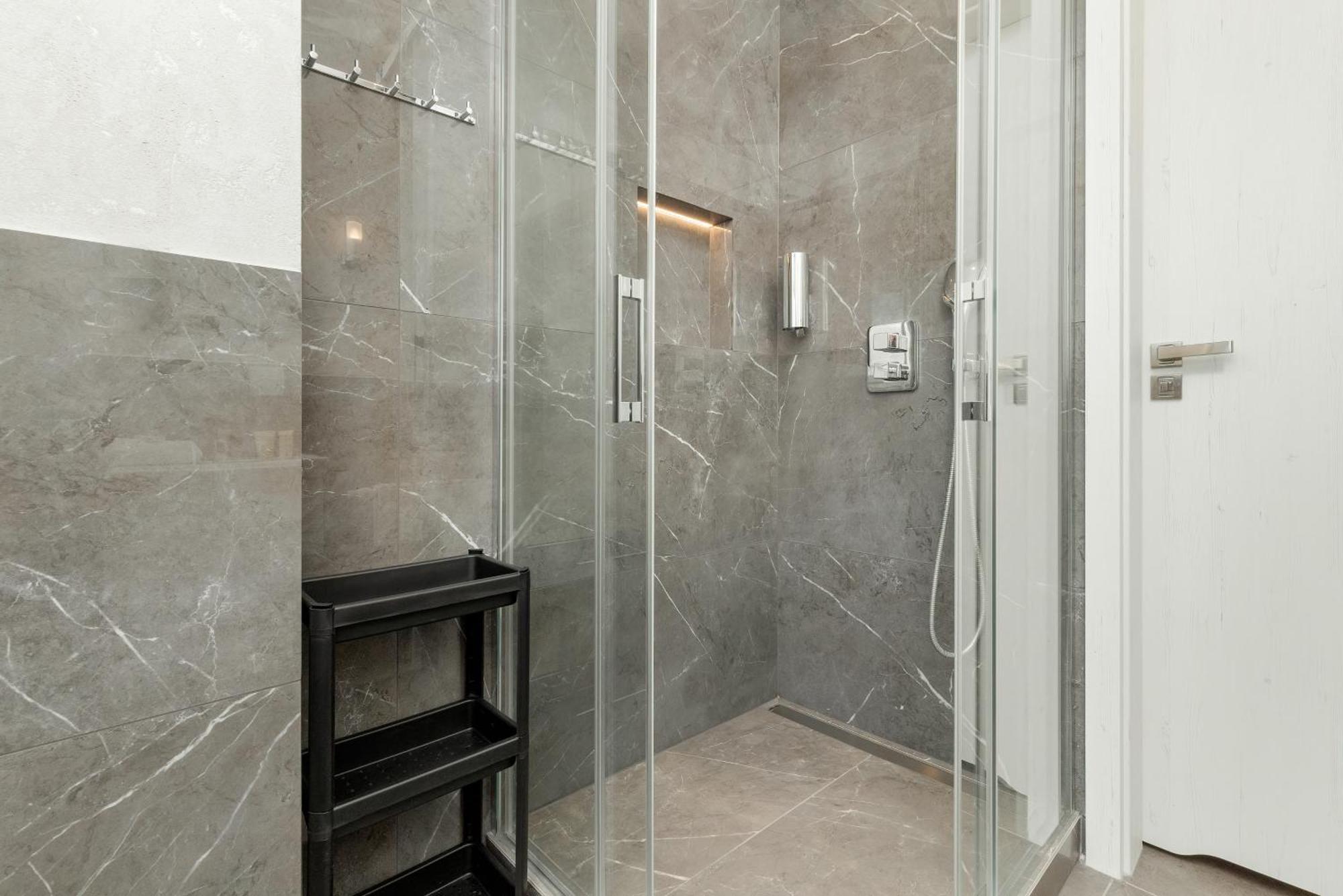 Luksusowy Z 4 Sypialniami, Klimatyzacja I Biurkiem W Gdansku By Renters Căn hộ