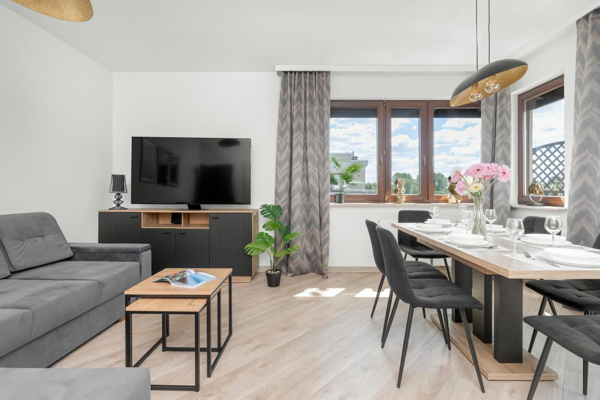 Luksusowy Z 4 Sypialniami, Klimatyzacja I Biurkiem W Gdansku By Renters Gdansk