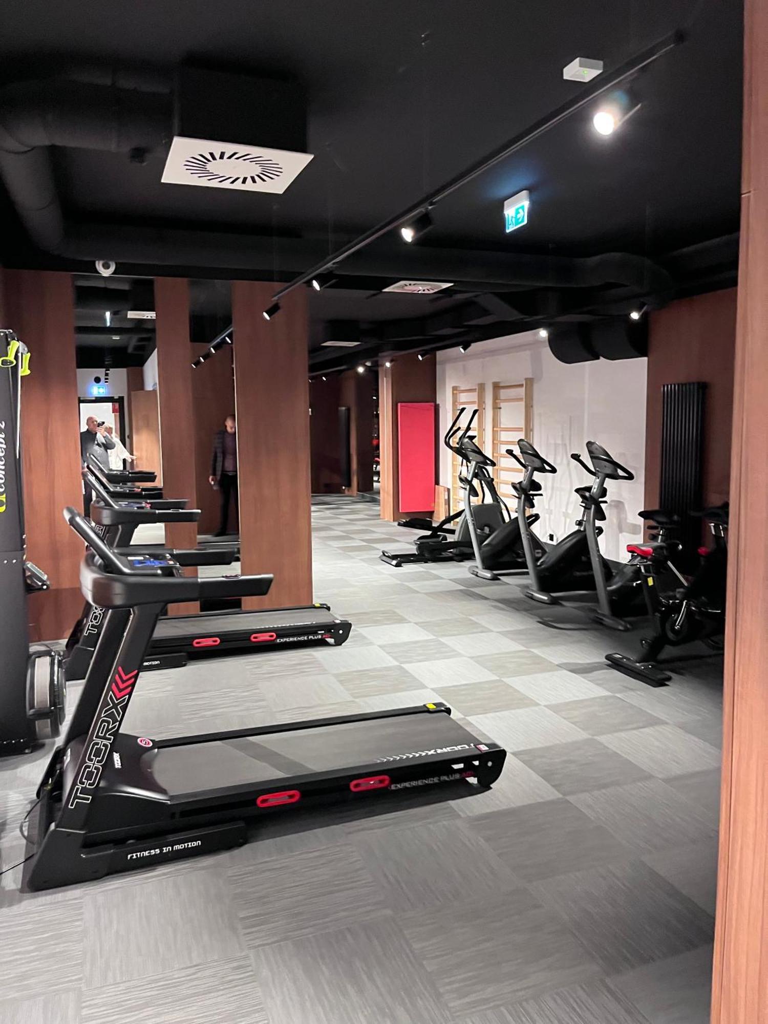 Leo Old Town Apartment- Airconditioning, Sauna, Gym, Kids'play * Gdańsk