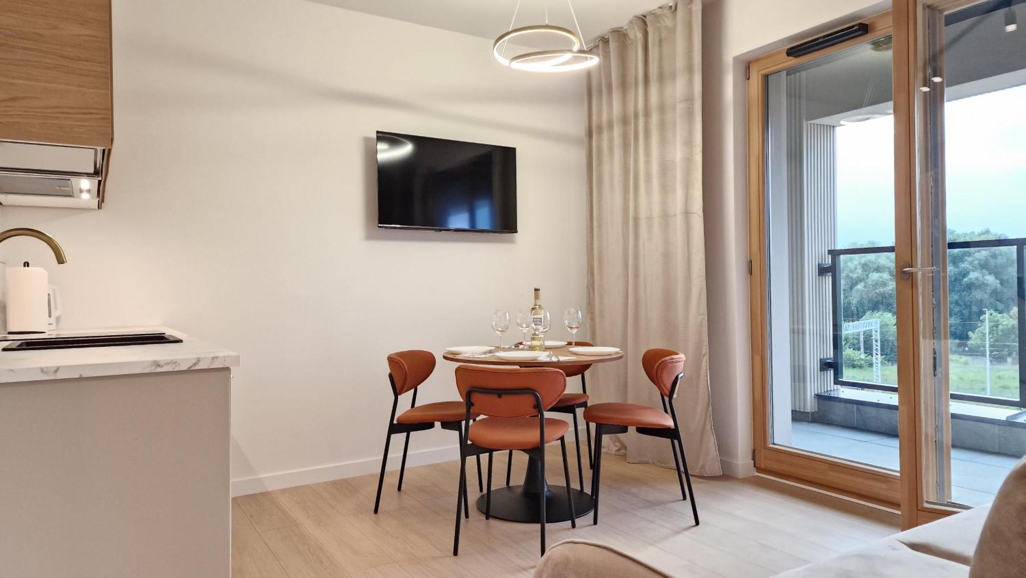 Porto Carlo Apartments, Fitness, Parking & 500m Gdansk