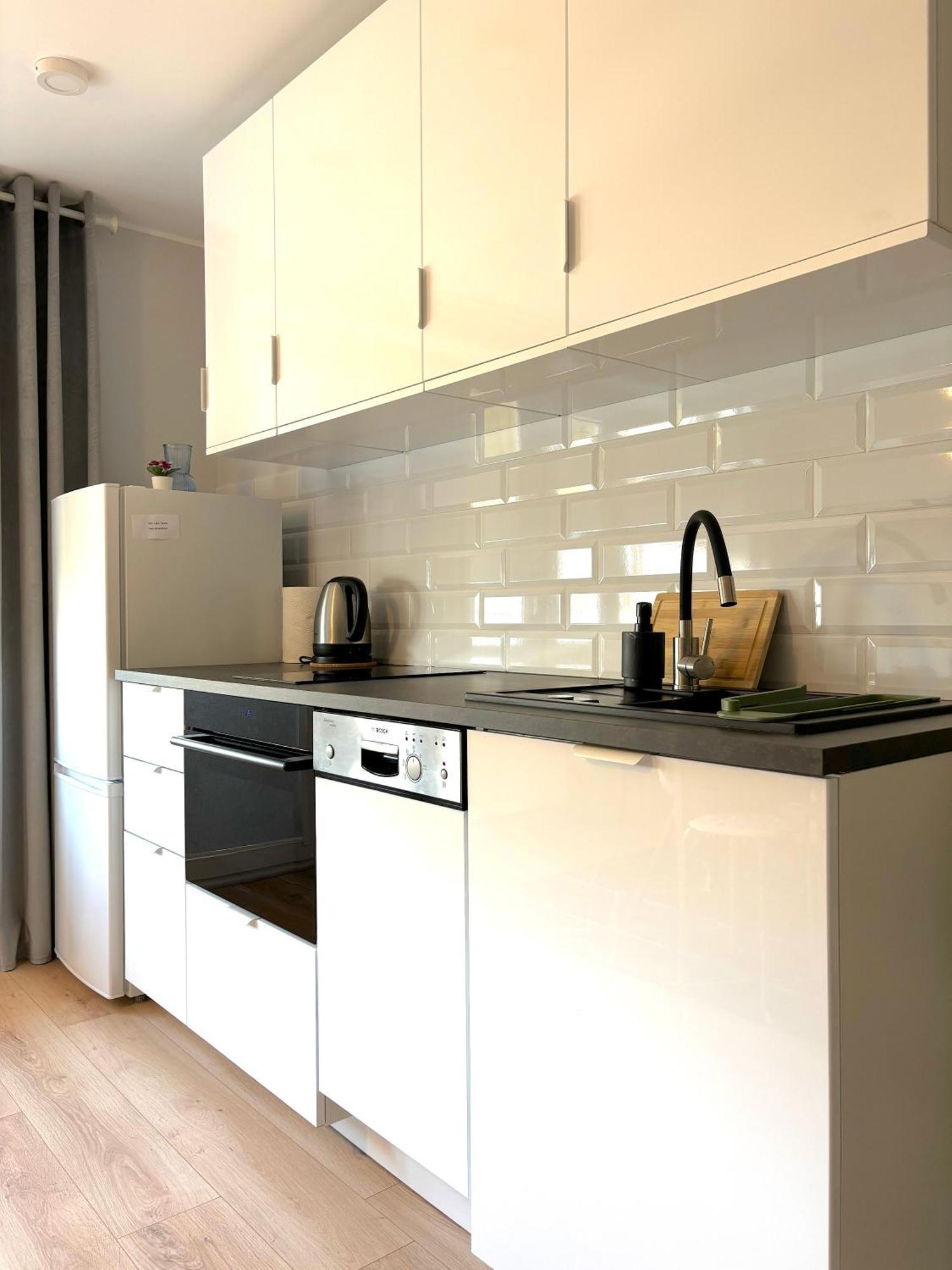 Eleven Long Gardens Old Town Center Apartment