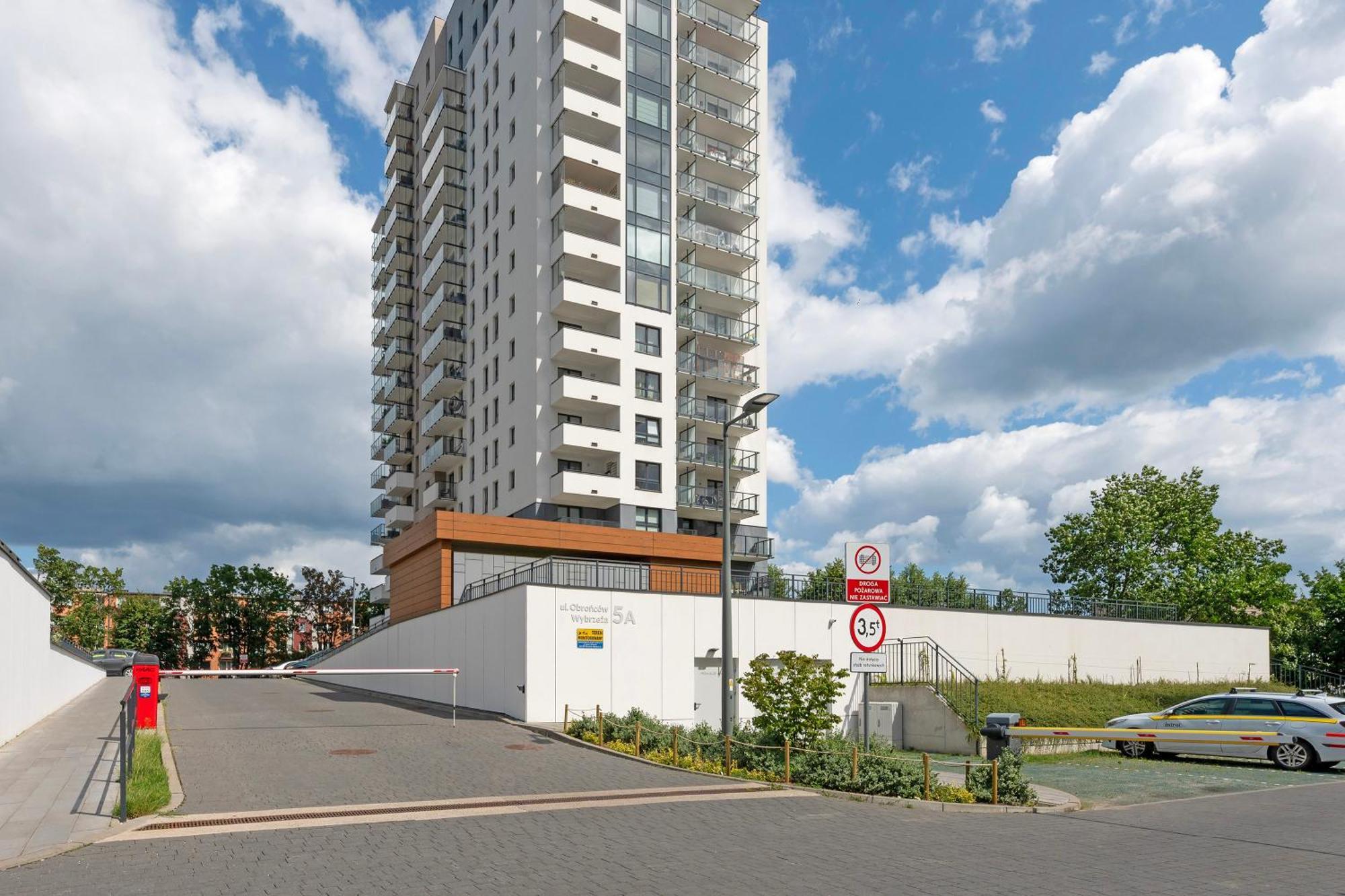 Apartment Obroncow Wybrzeza By Downtown Gdansk