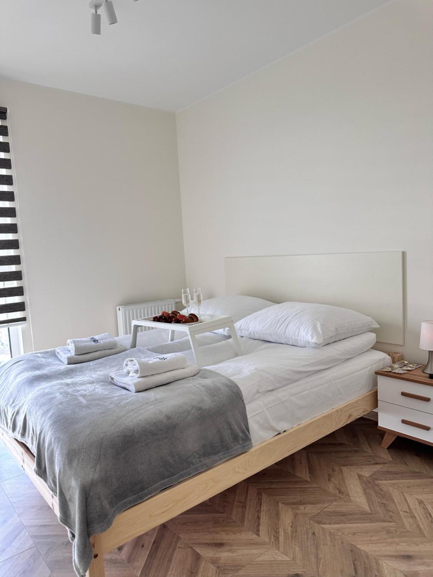 Maya's Flats & 101 Sea View - 3 Pokojowy Z Widokiem Na Morze Na Letnicy