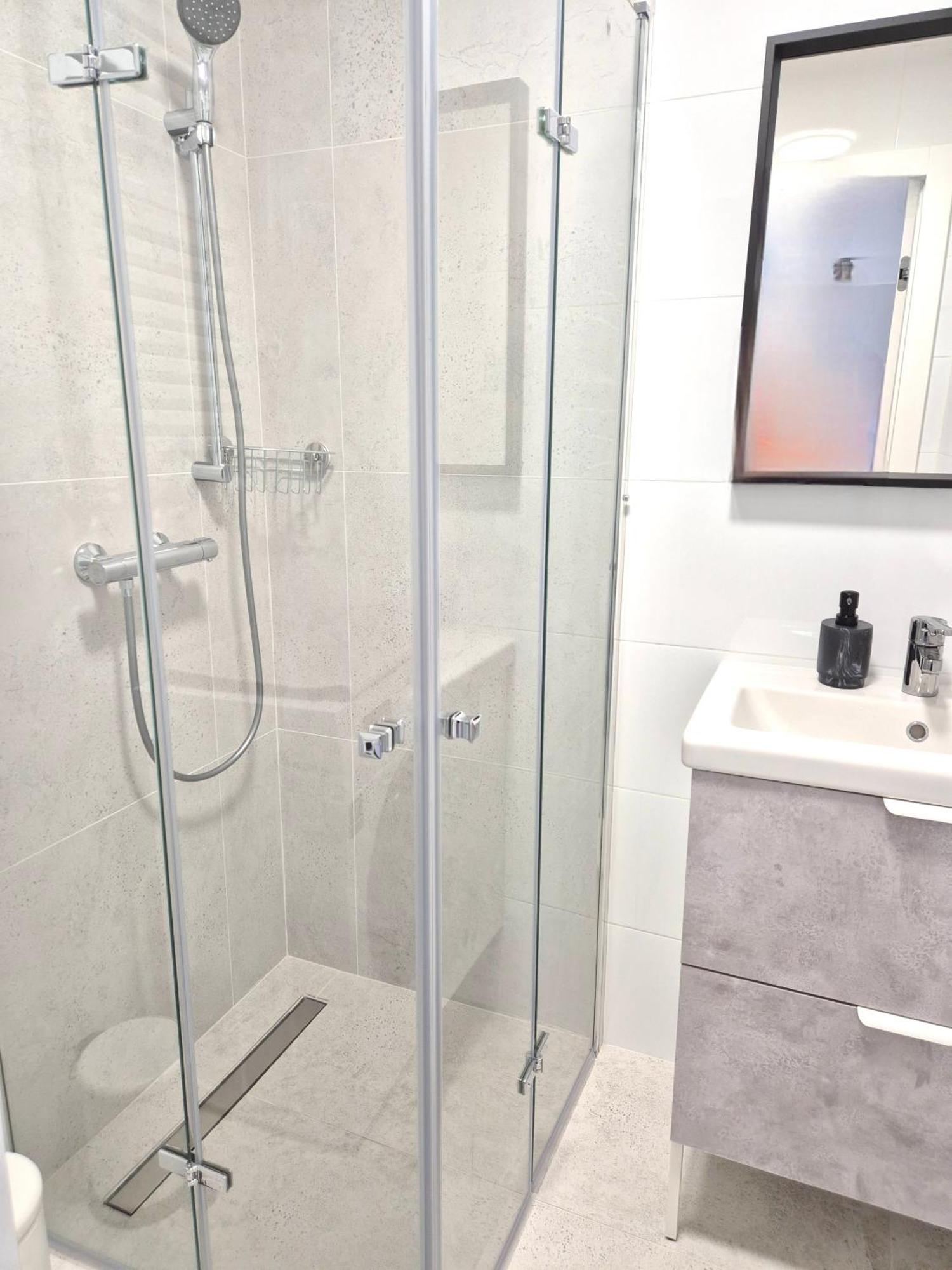 Apartment Eleven Long Gardens Old Town Center *